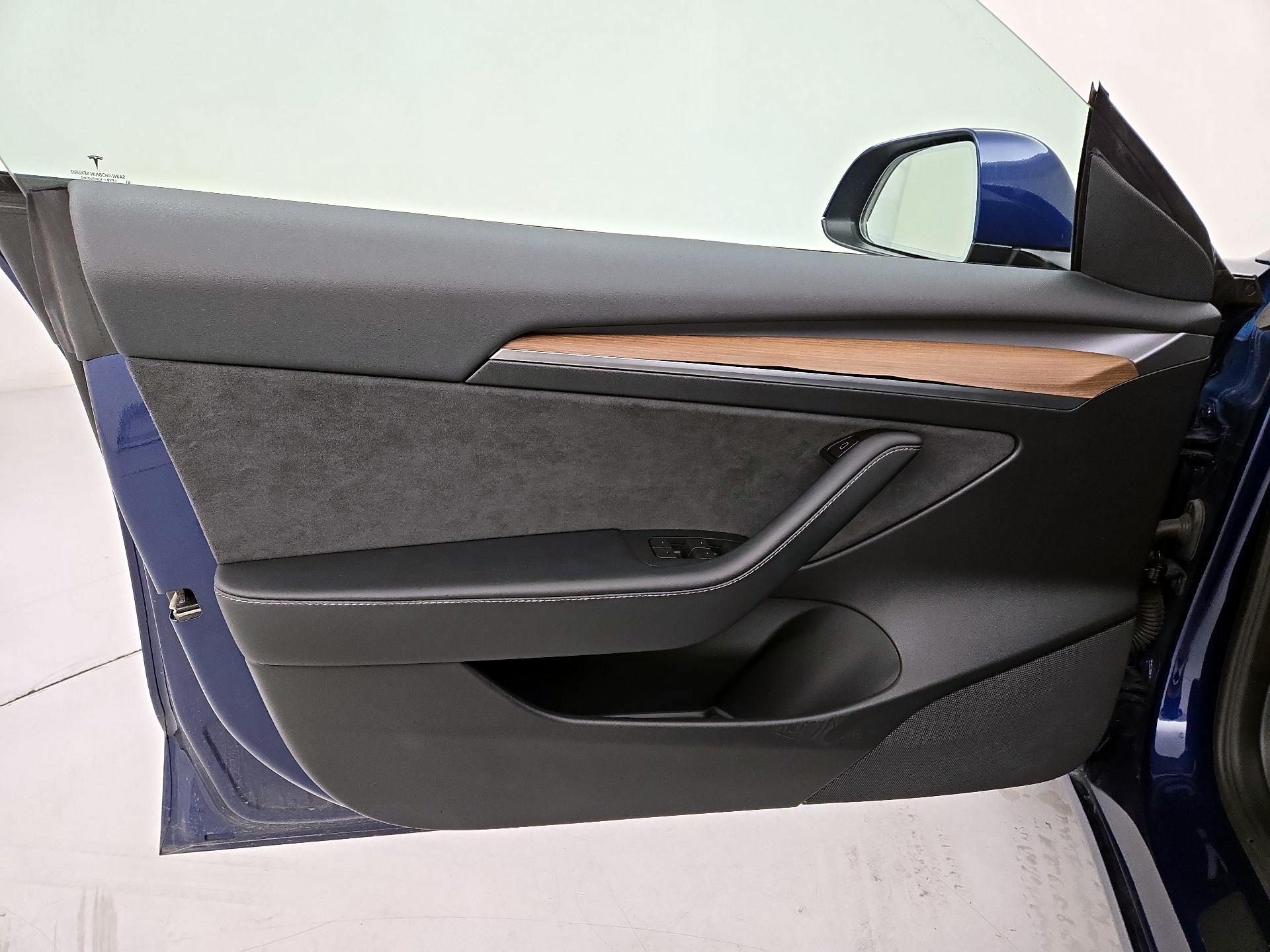 Thumbnail: 2022 Tesla Model 3 - 12