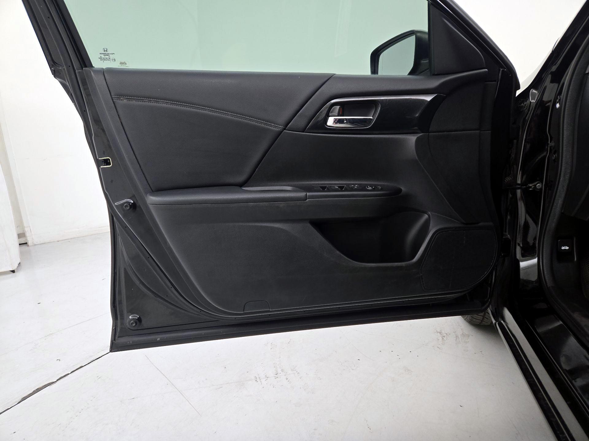 Thumbnail: 2014 Honda Accord - 10