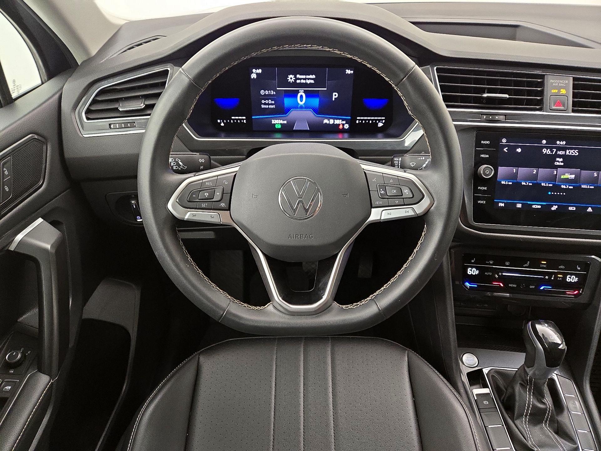 Thumbnail: 2022 Volkswagen Tiguan - 10
