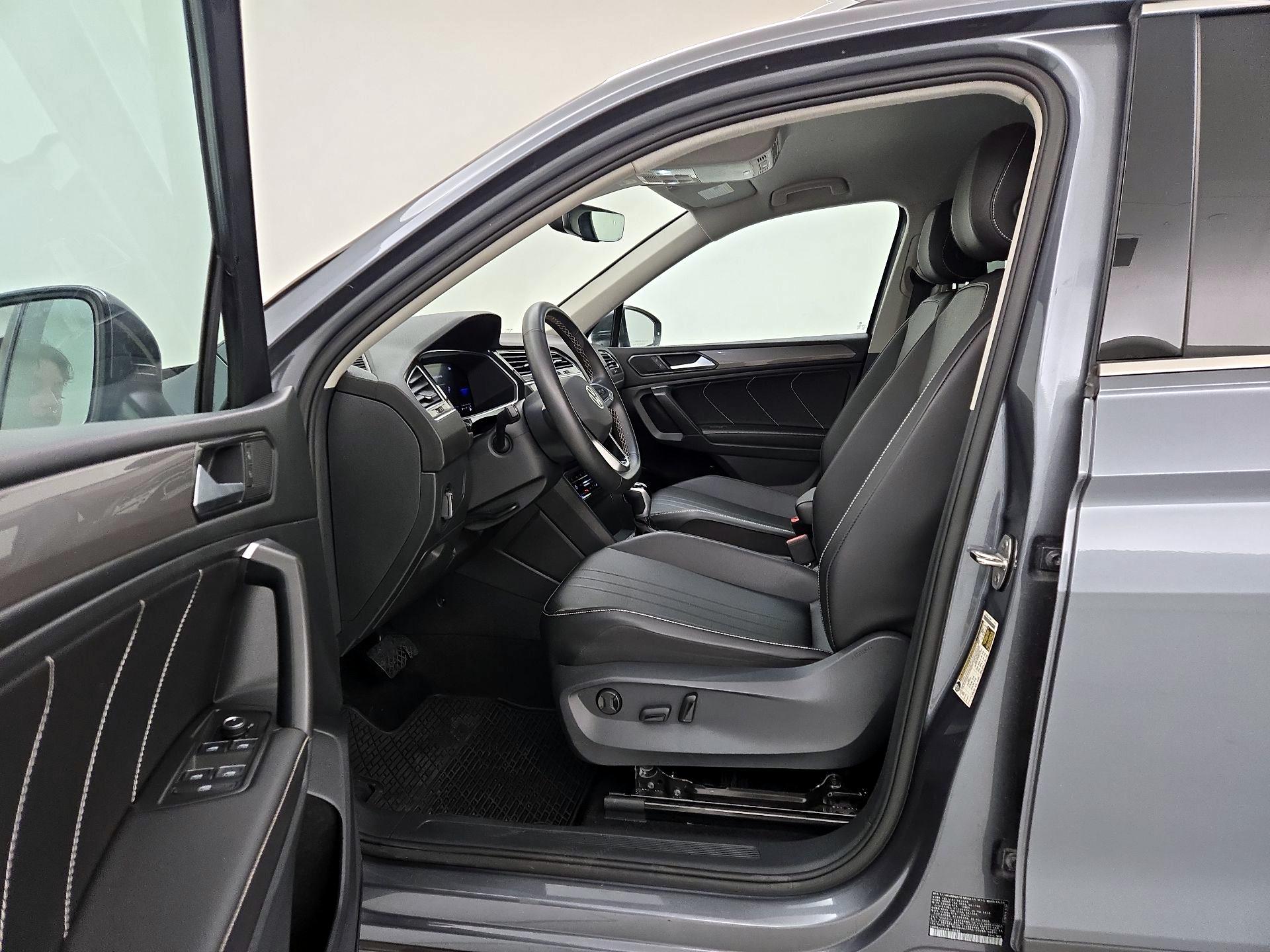 Thumbnail: 2022 Volkswagen Tiguan - 11