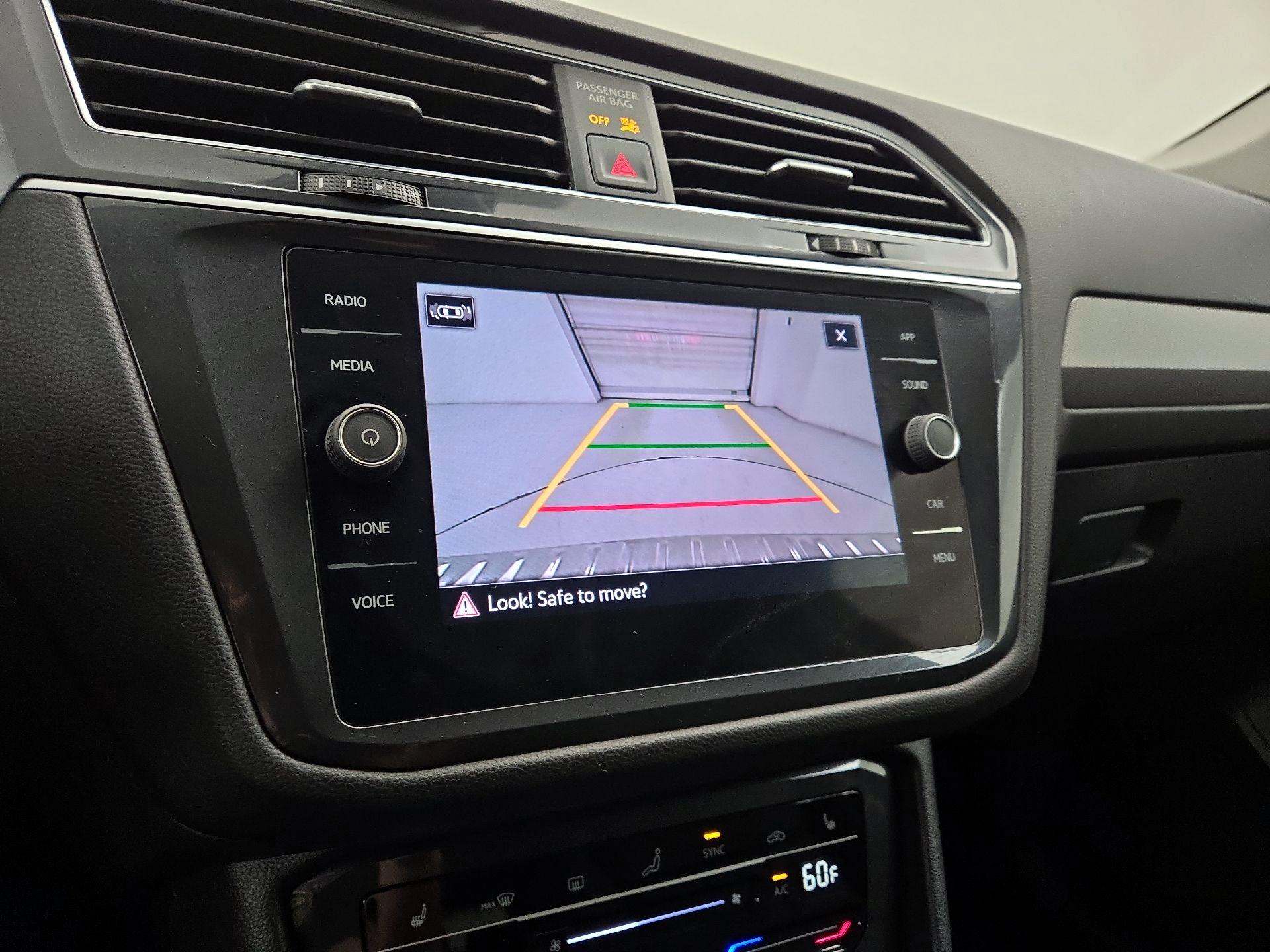 Thumbnail: 2022 Volkswagen Tiguan - 14