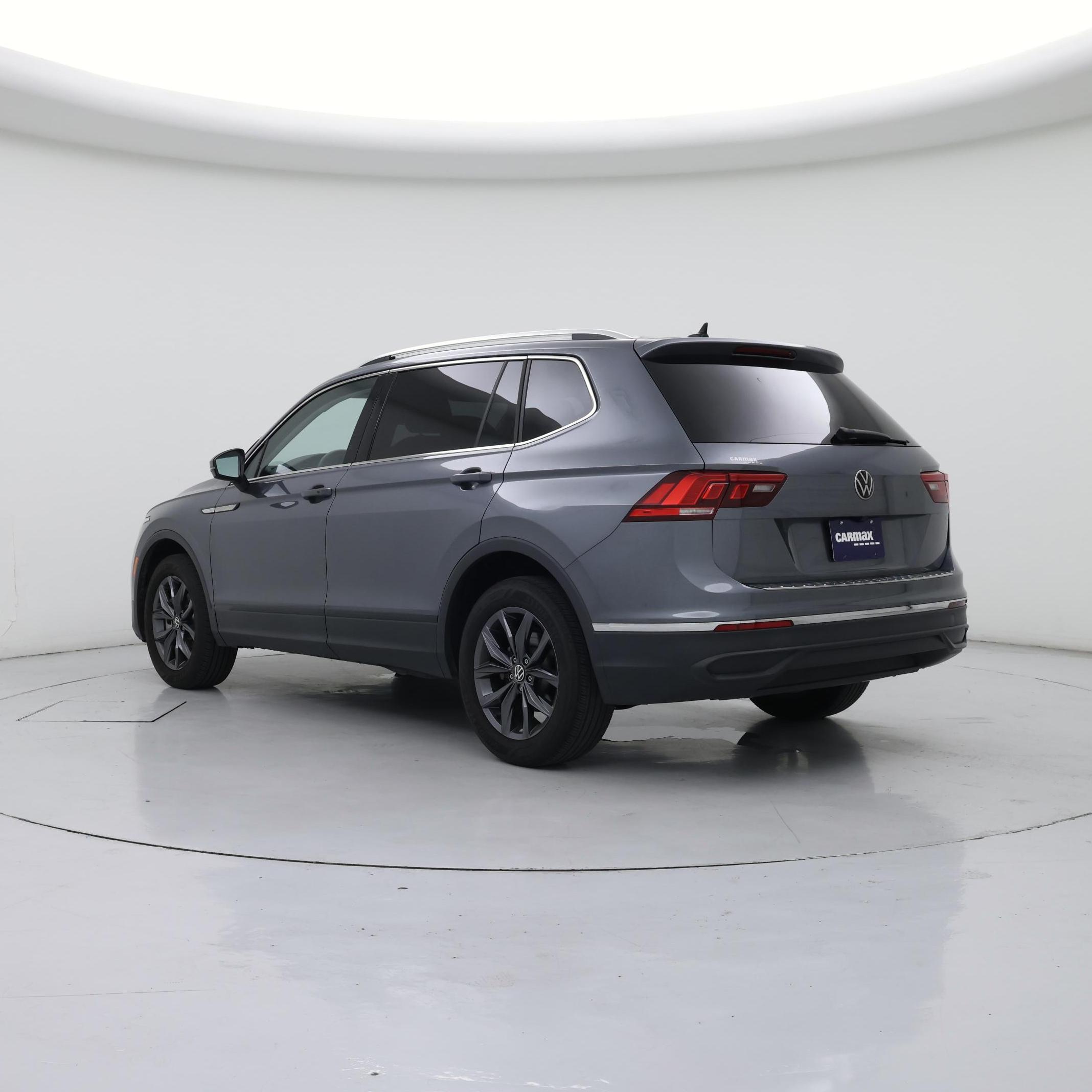 Thumbnail: 2022 Volkswagen Tiguan - 2