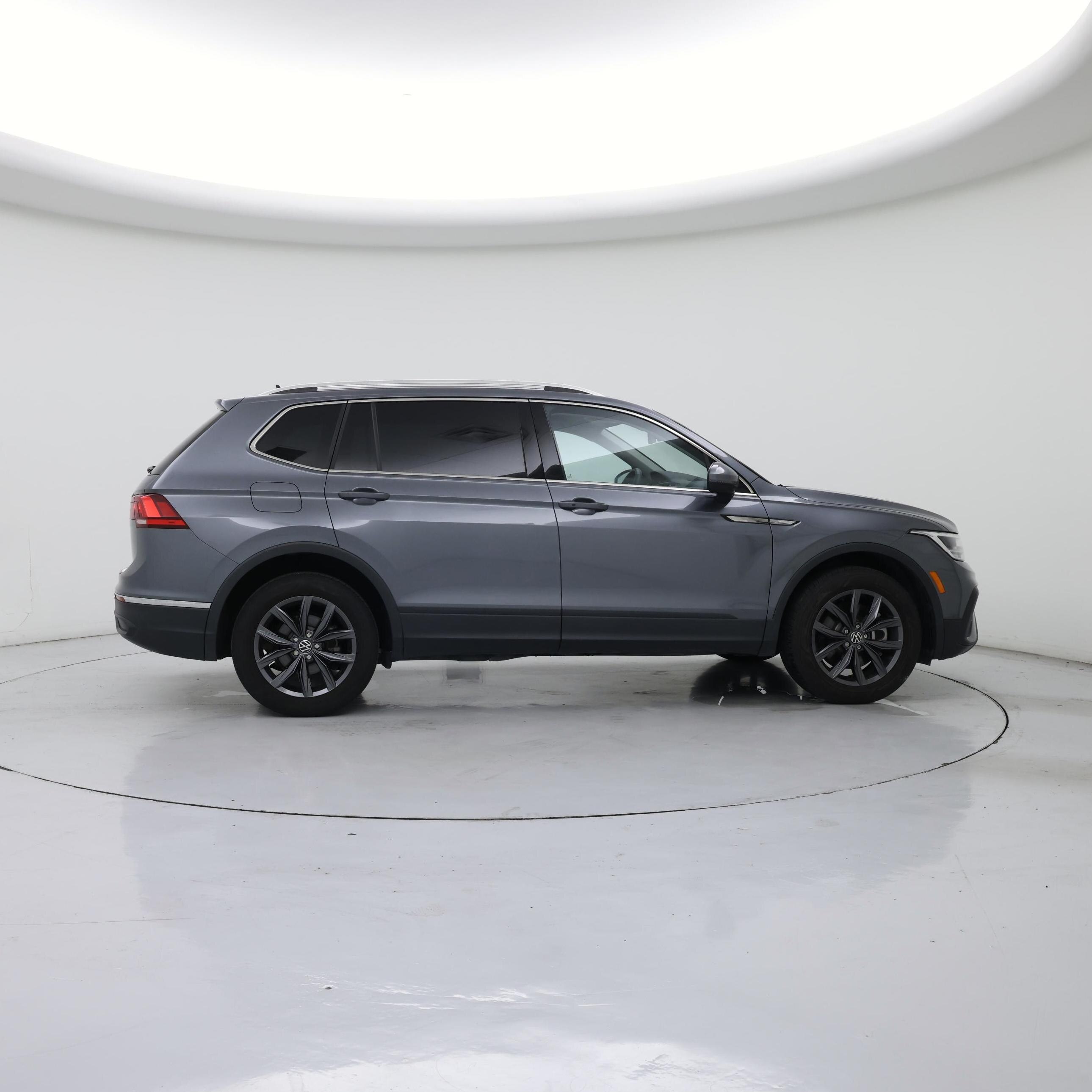 Thumbnail: 2022 Volkswagen Tiguan - 7
