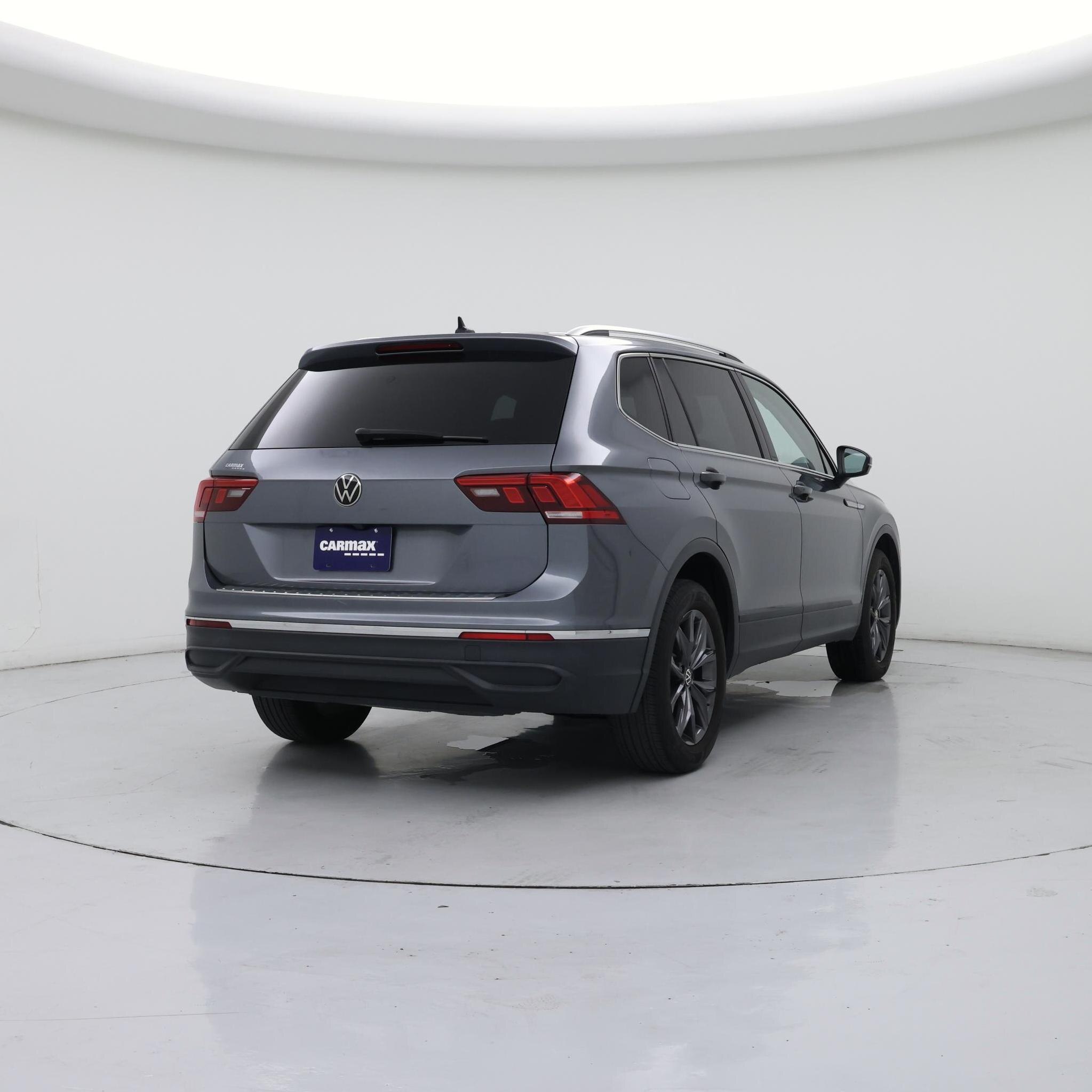 Thumbnail: 2022 Volkswagen Tiguan - 8