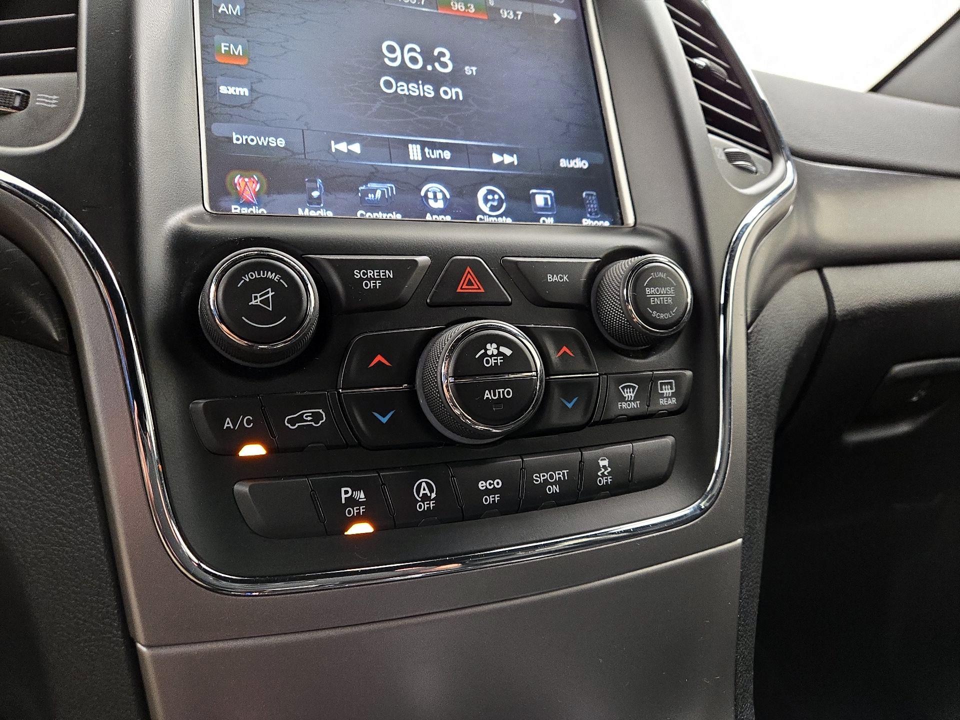 Thumbnail: 2017 Jeep Grand Cherokee - 16