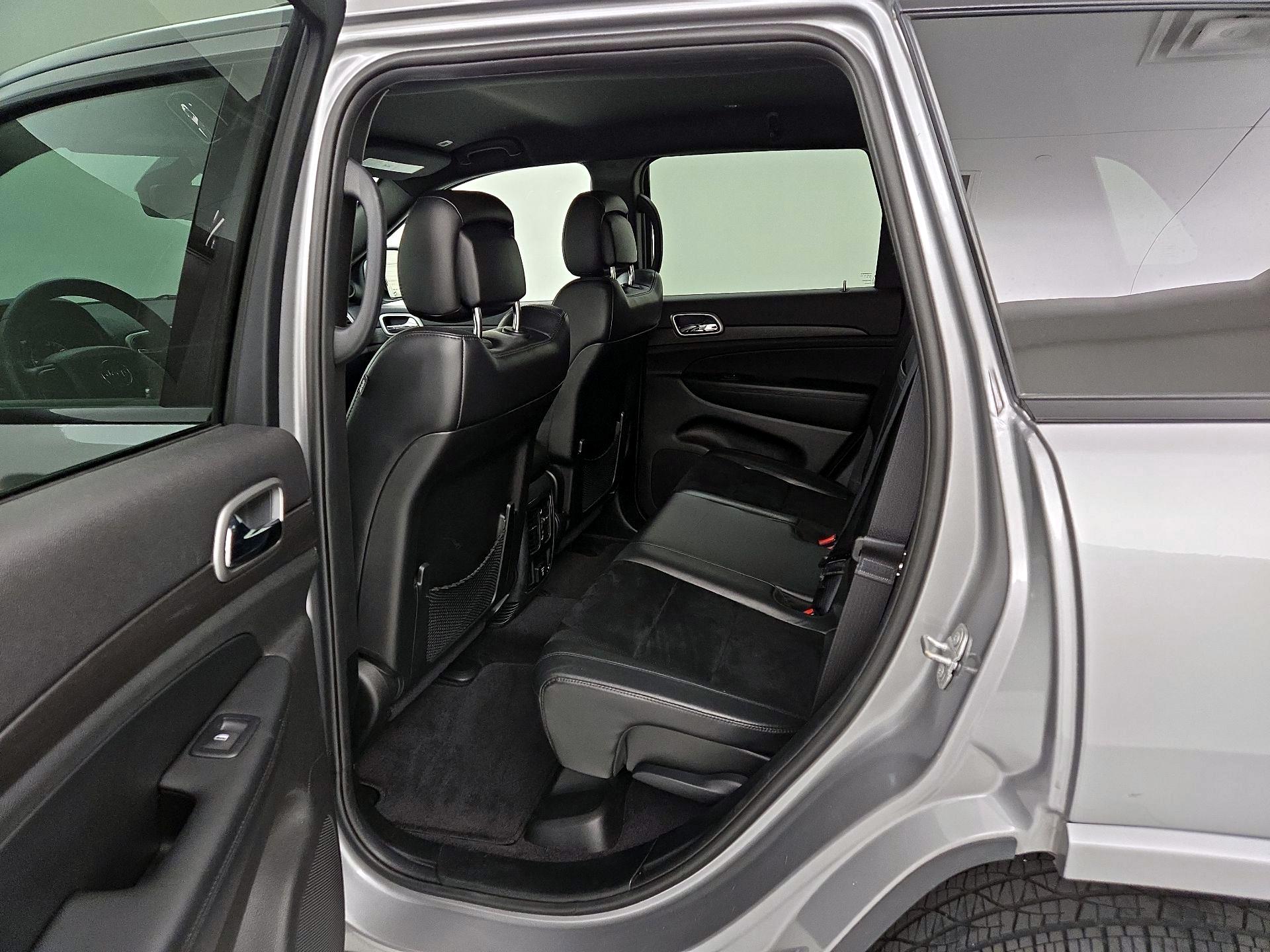 Thumbnail: 2017 Jeep Grand Cherokee - 19