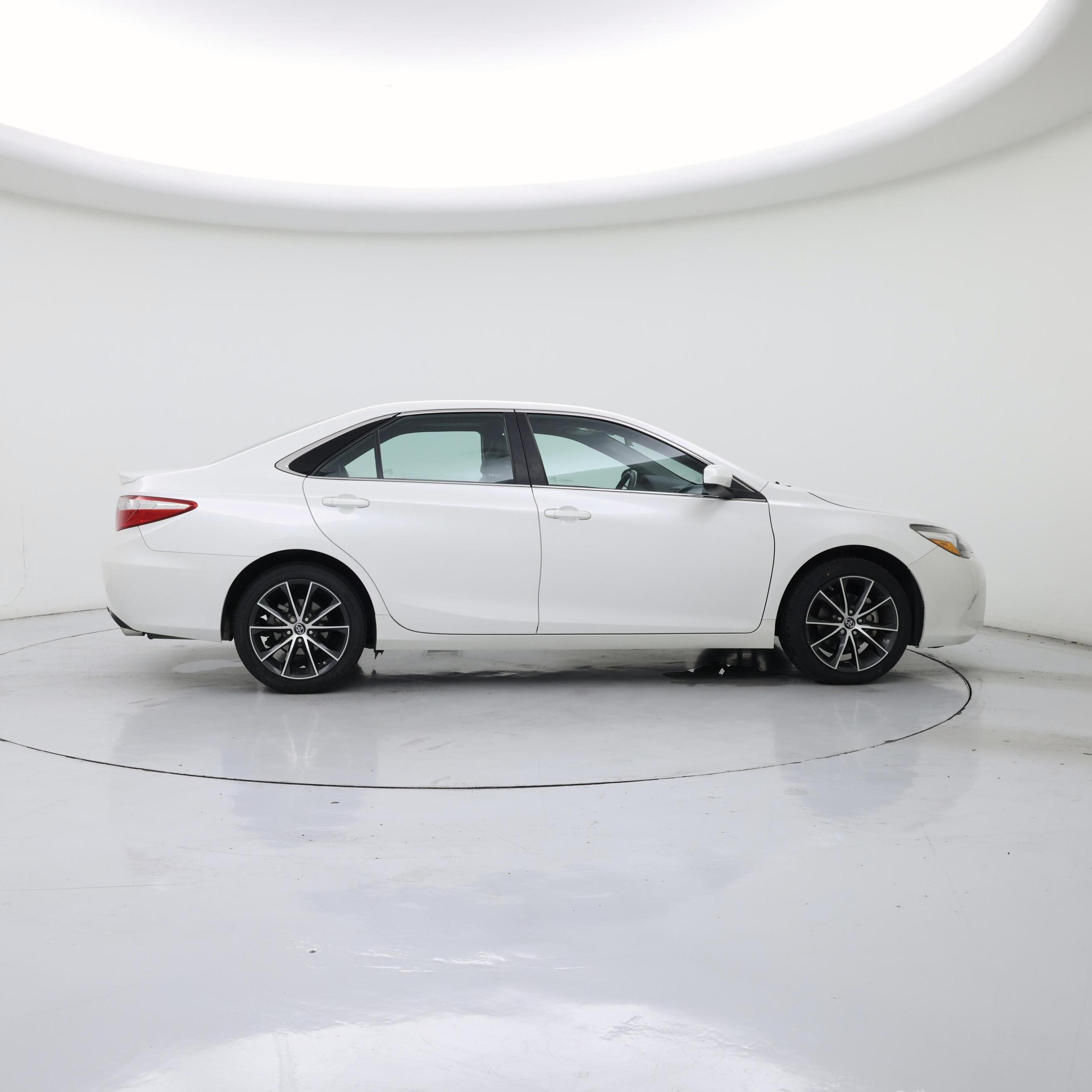 Thumbnail: 2017 Toyota Camry - 7