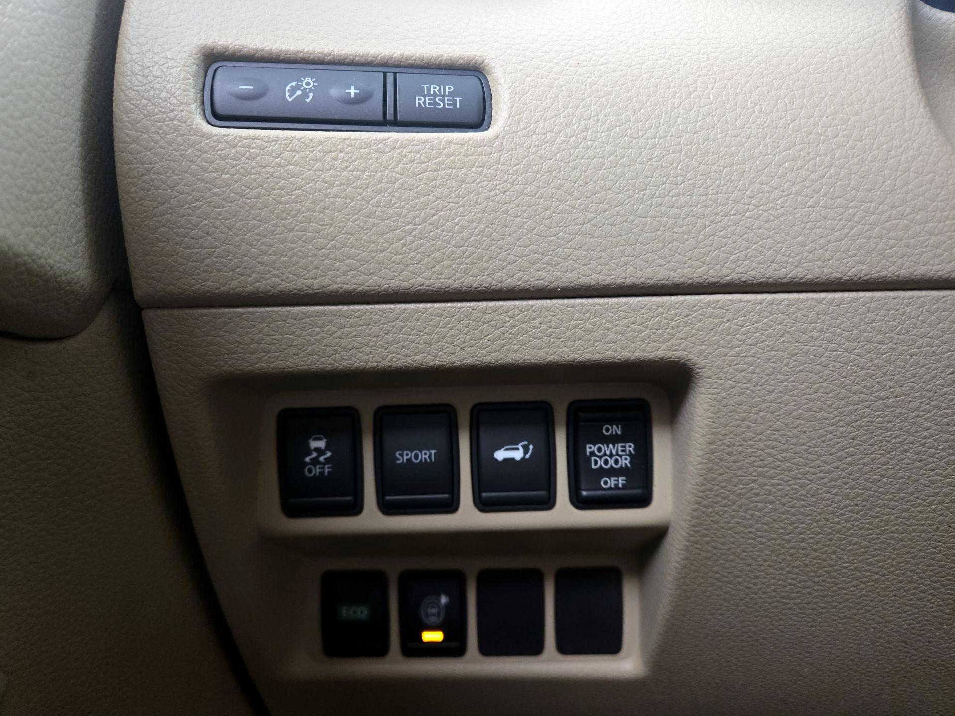 Thumbnail: 2015 Nissan Rogue - 13