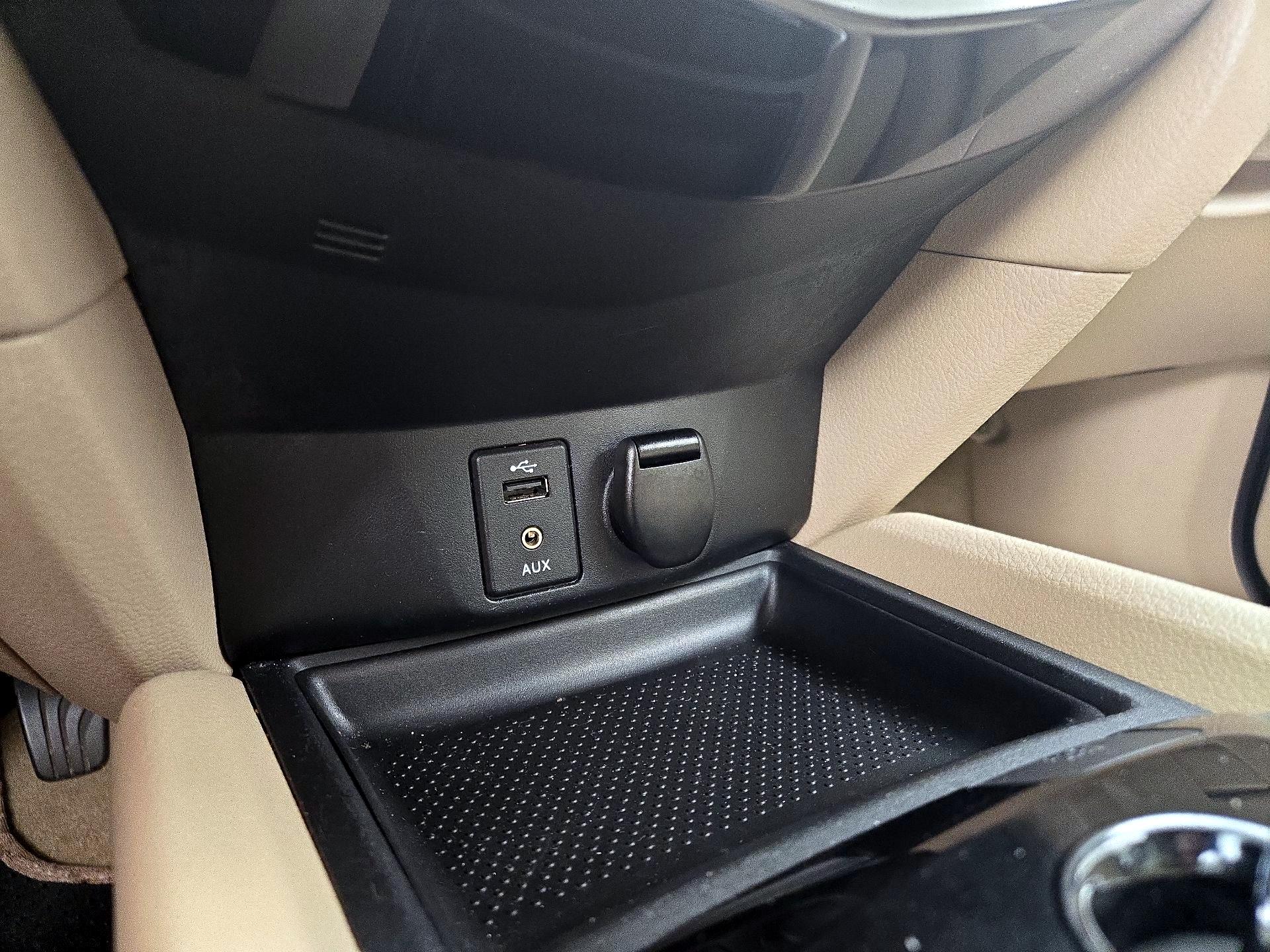 Thumbnail: 2015 Nissan Rogue - 19