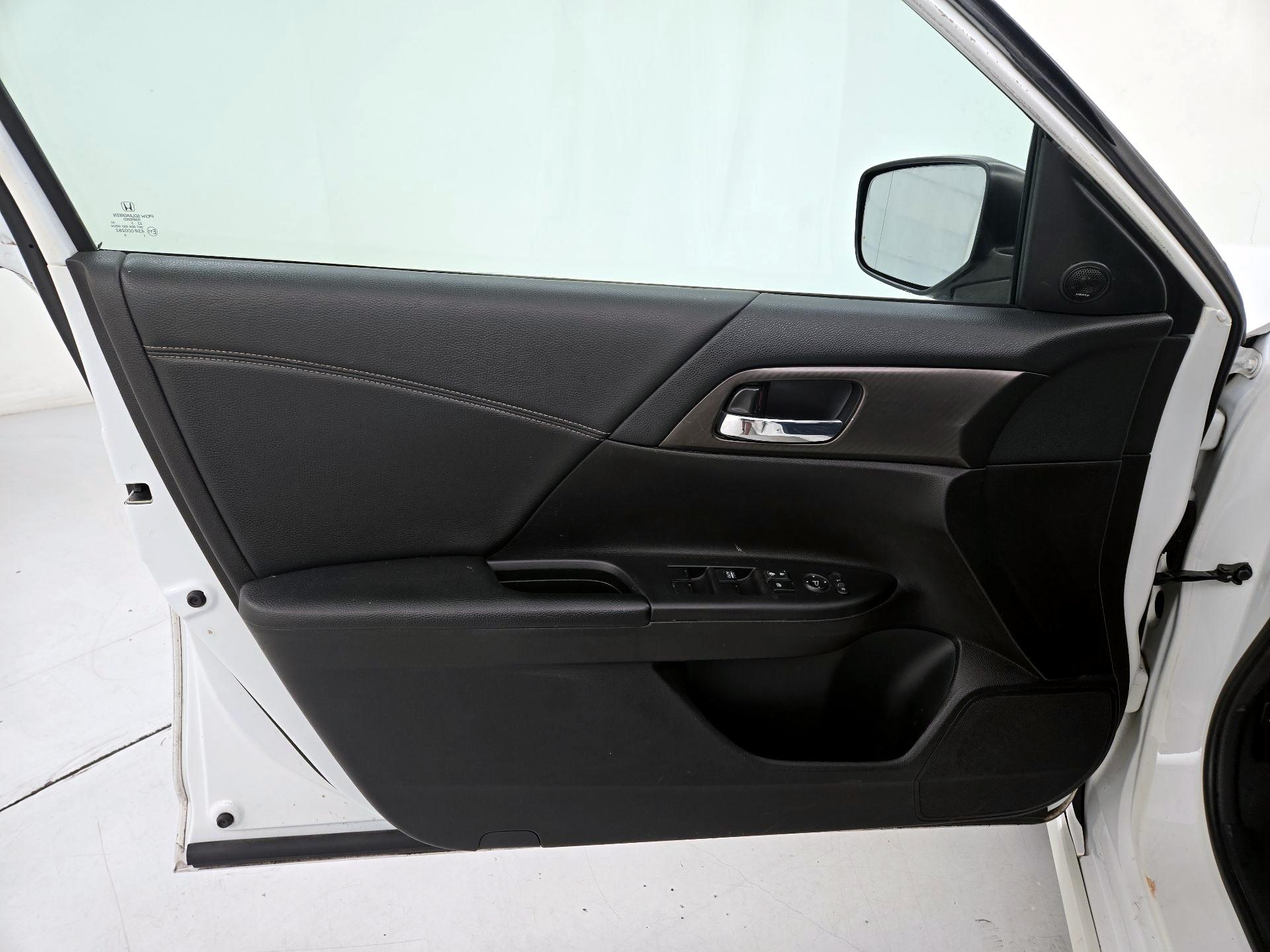 Thumbnail: 2016 Honda Accord - 12