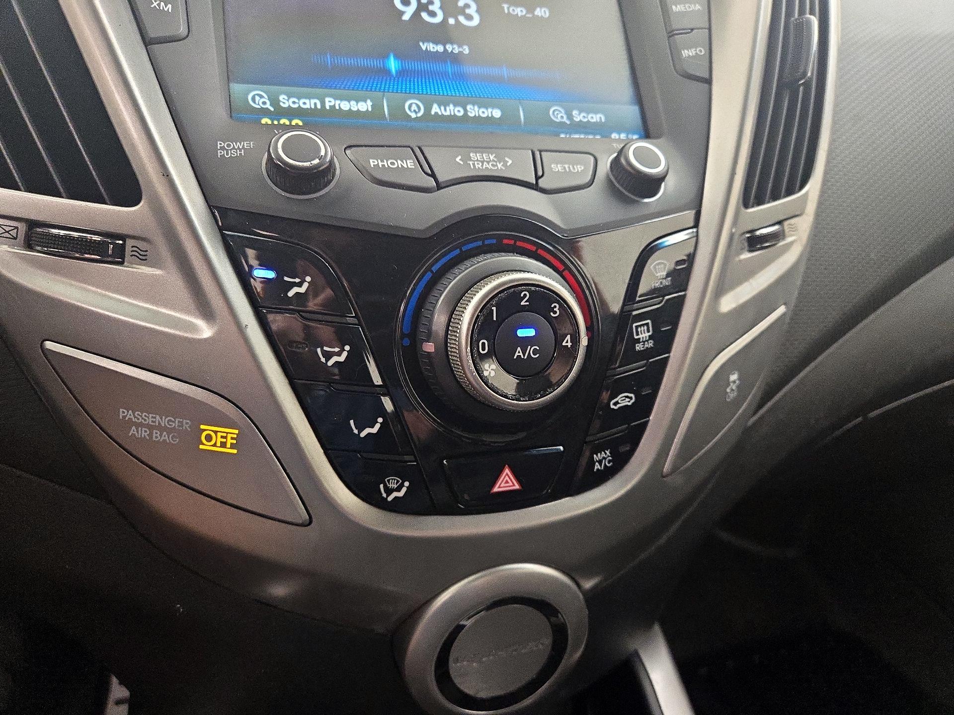 Thumbnail: 2016 Hyundai Veloster - 16