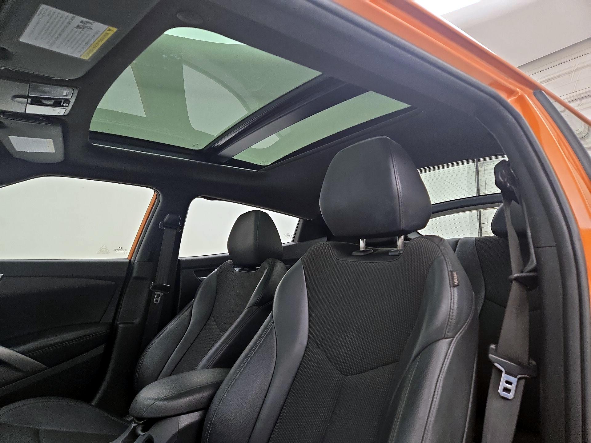Thumbnail: 2016 Hyundai Veloster - 19