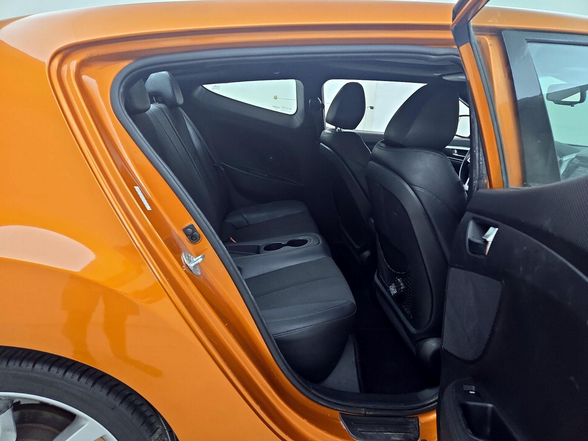 Thumbnail: 2016 Hyundai Veloster - 20