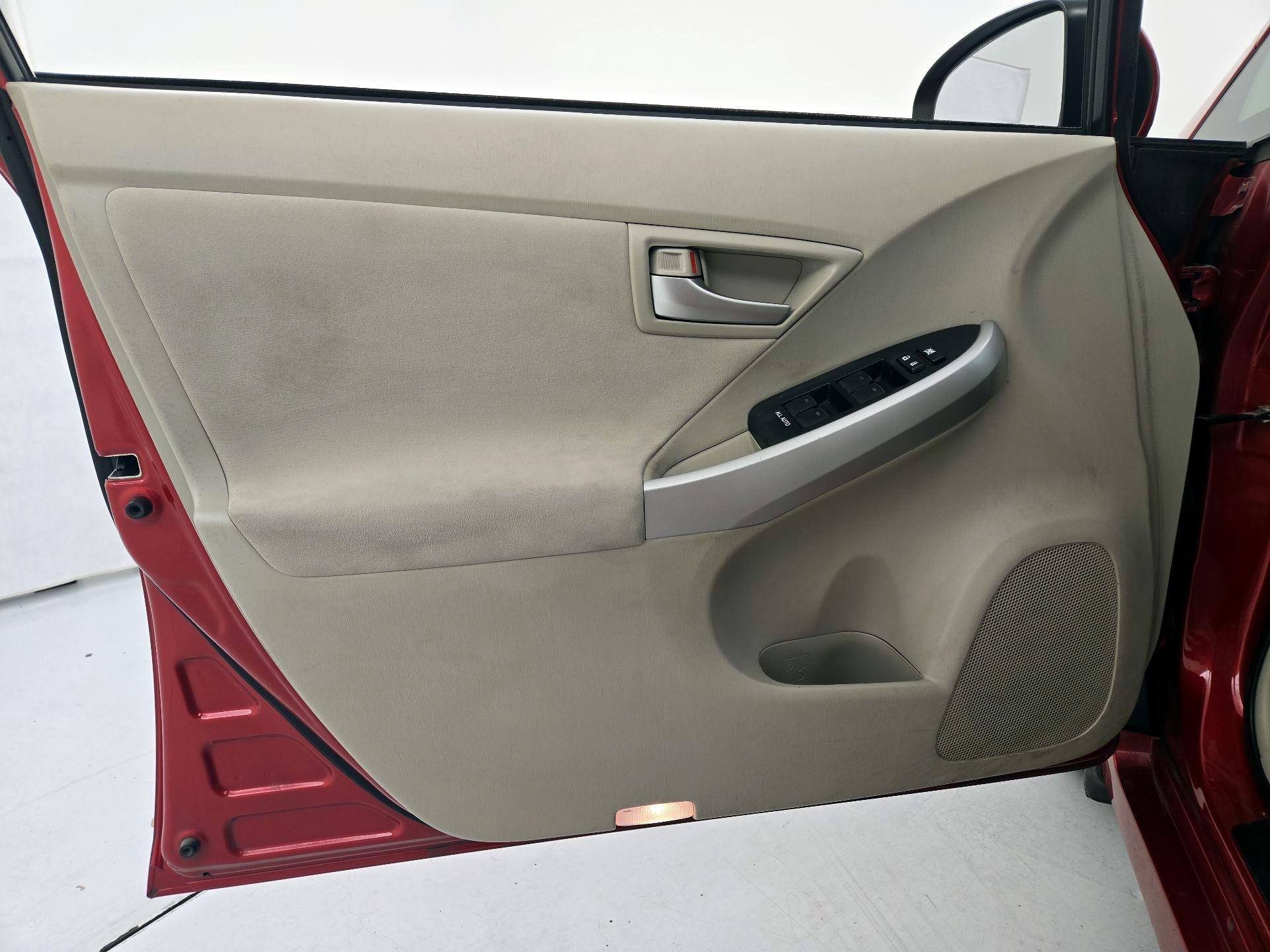 Thumbnail: 2014 Toyota Prius - 12
