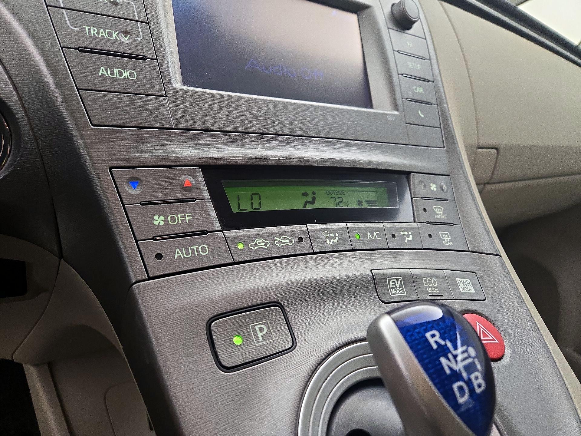 Thumbnail: 2014 Toyota Prius - 15