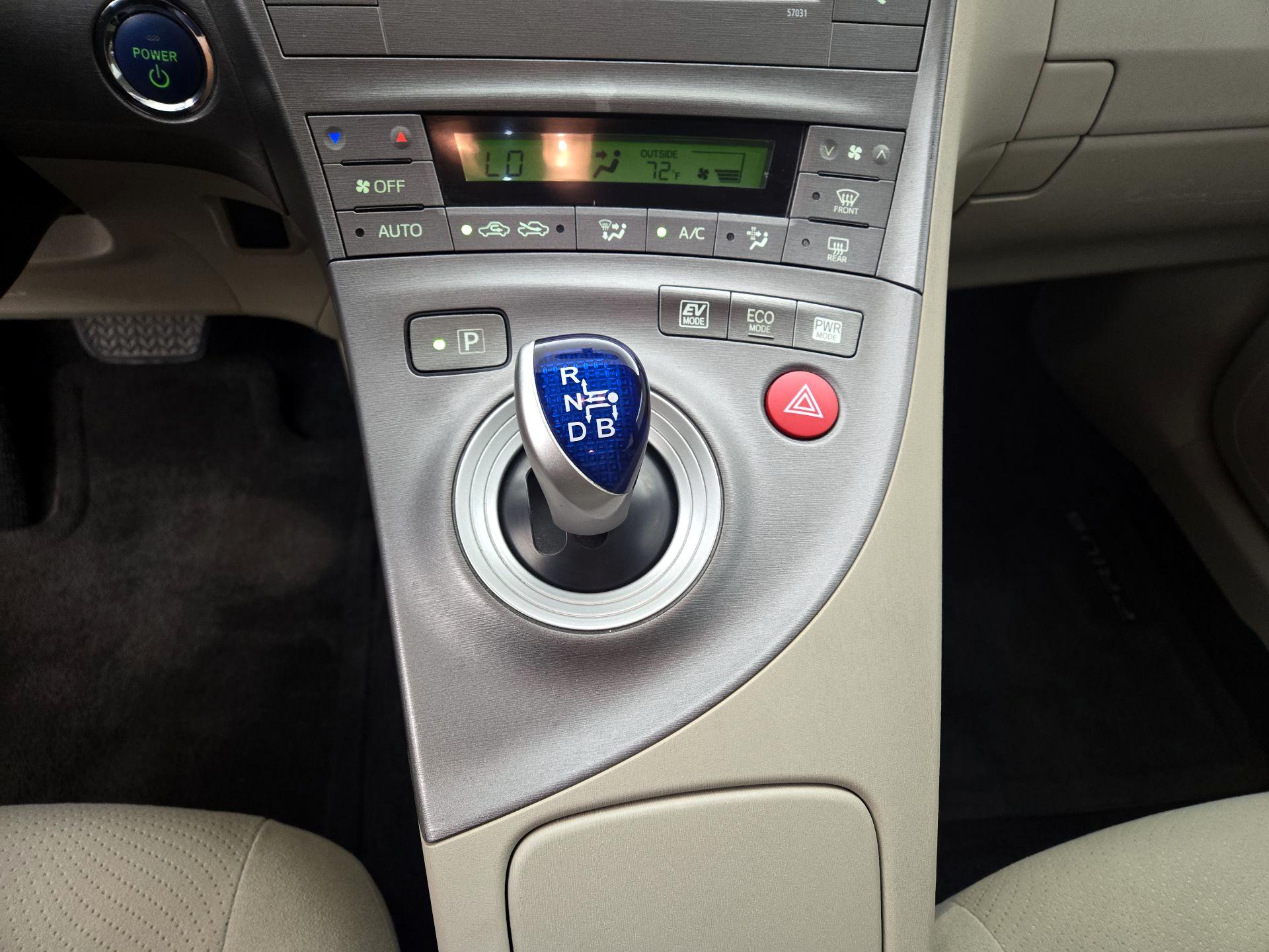 Thumbnail: 2014 Toyota Prius - 16