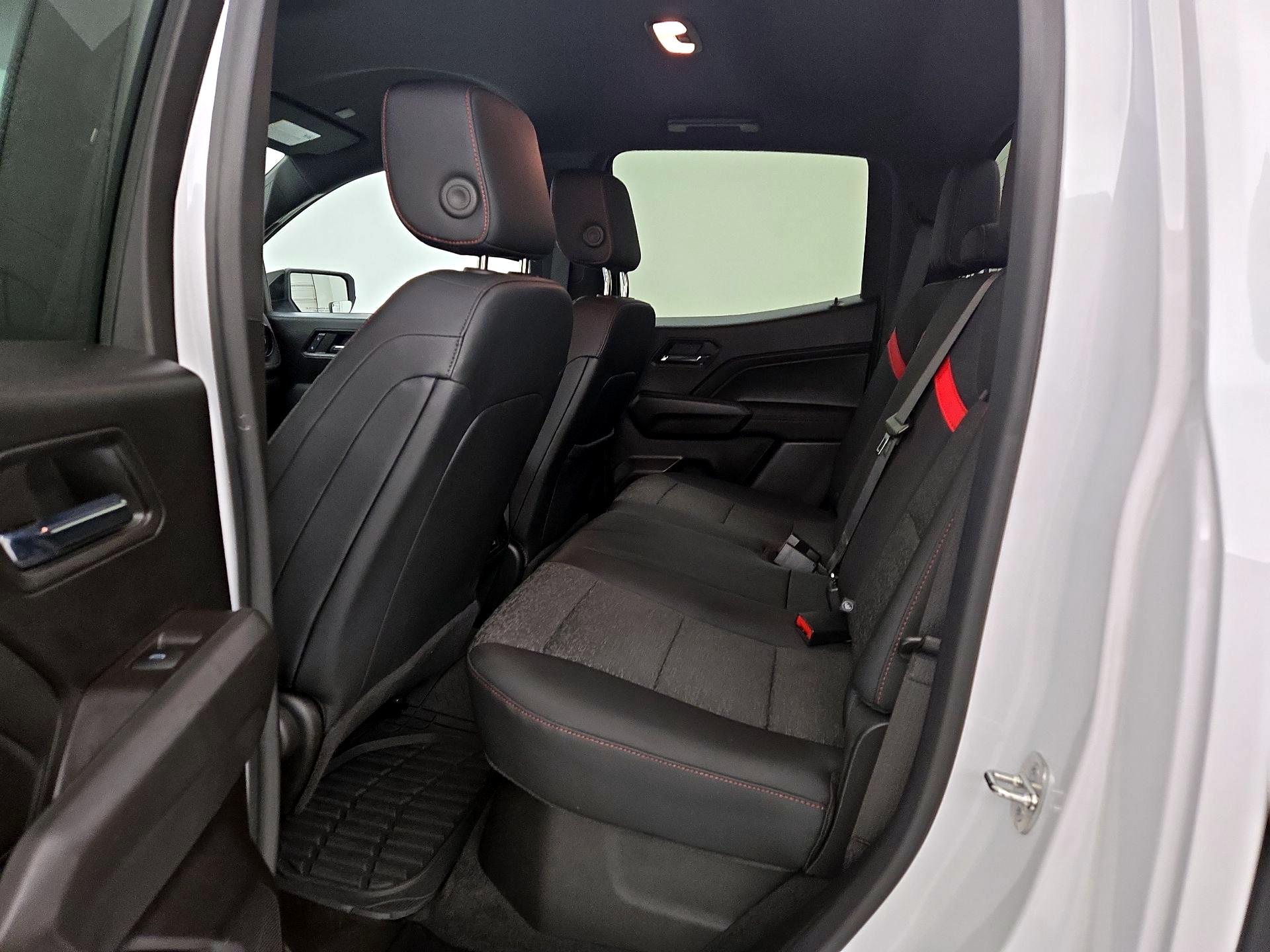 Thumbnail: 2023 Chevrolet Colorado - 20
