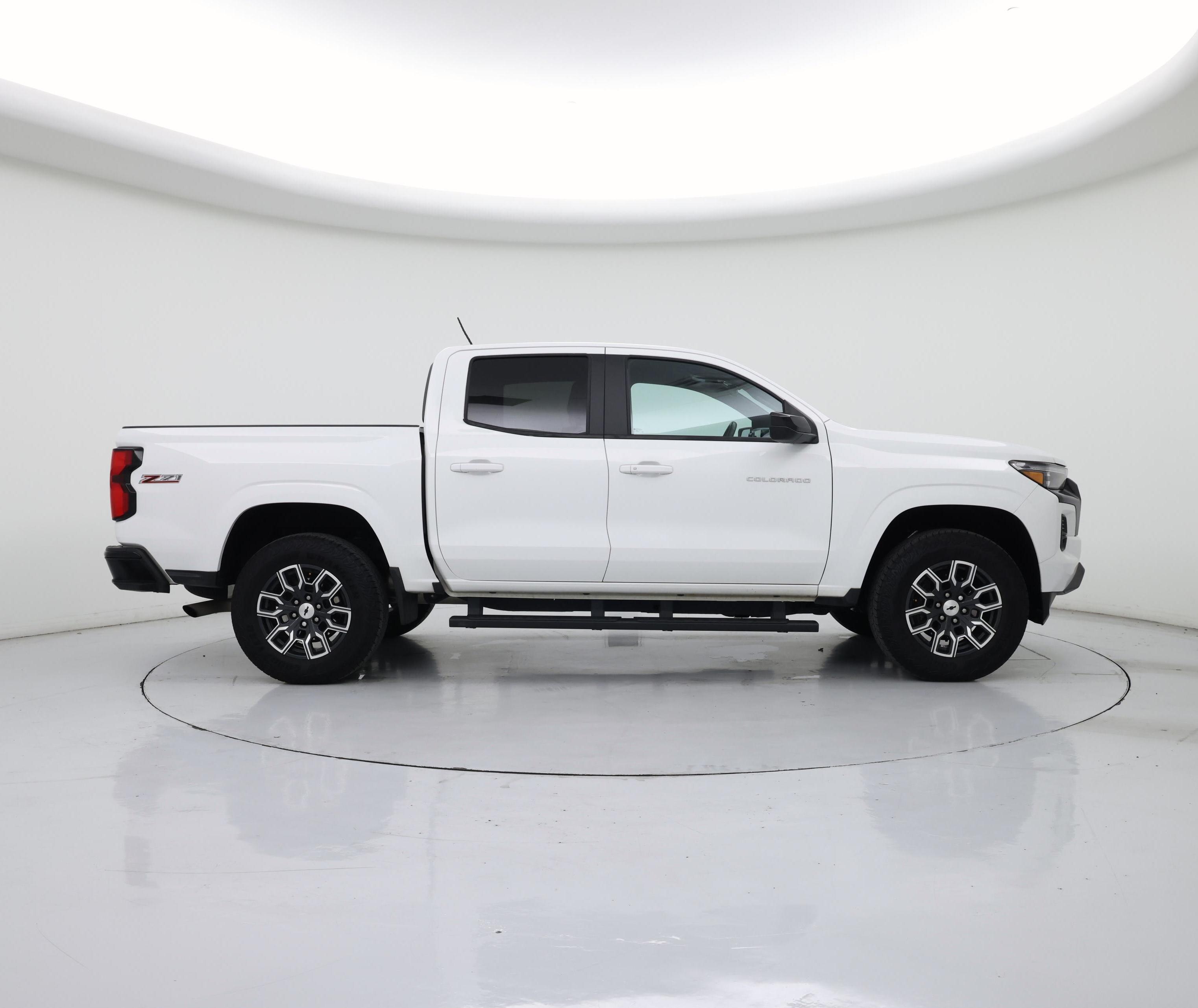 Thumbnail: 2023 Chevrolet Colorado - 7