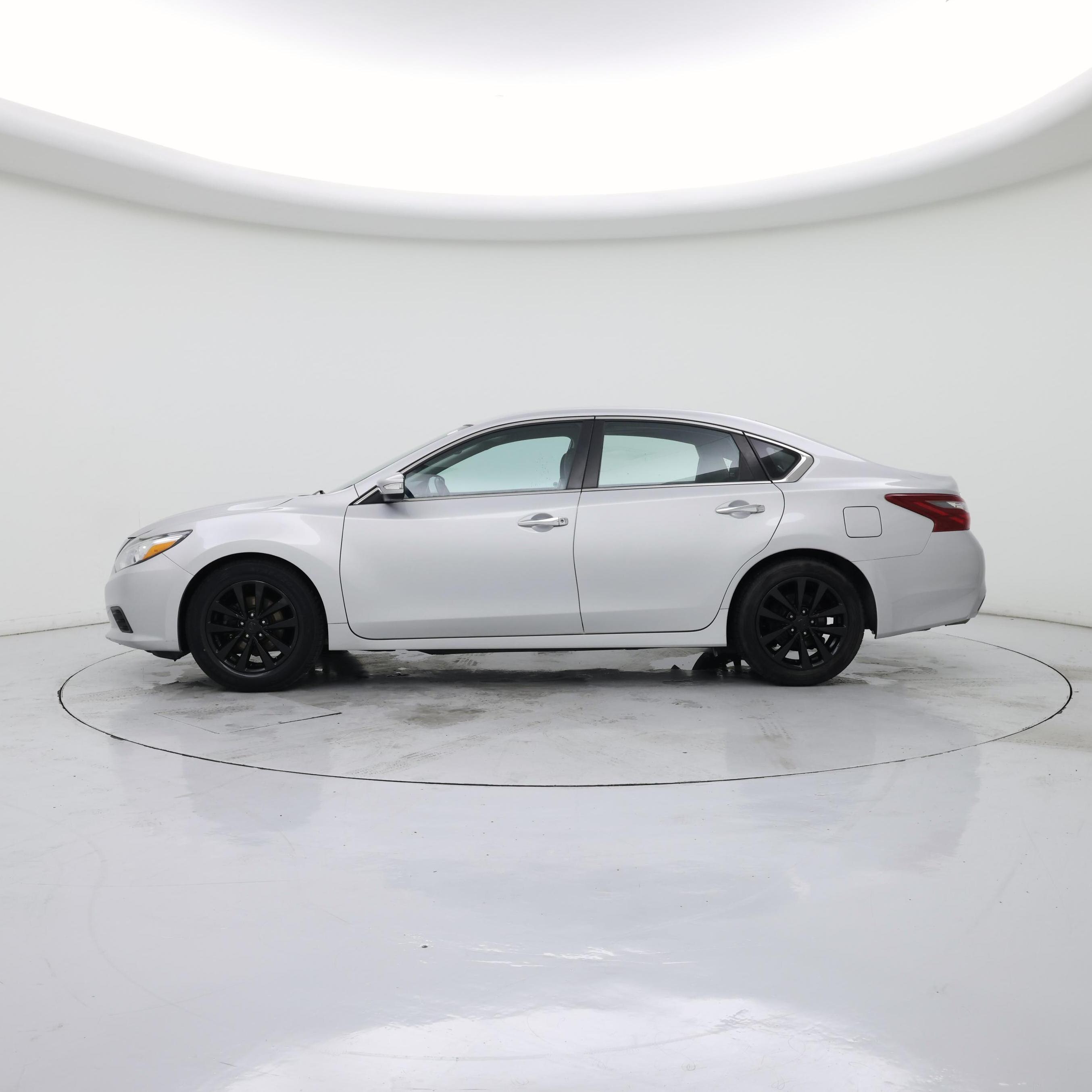 Thumbnail: 2018 Nissan Altima - 3