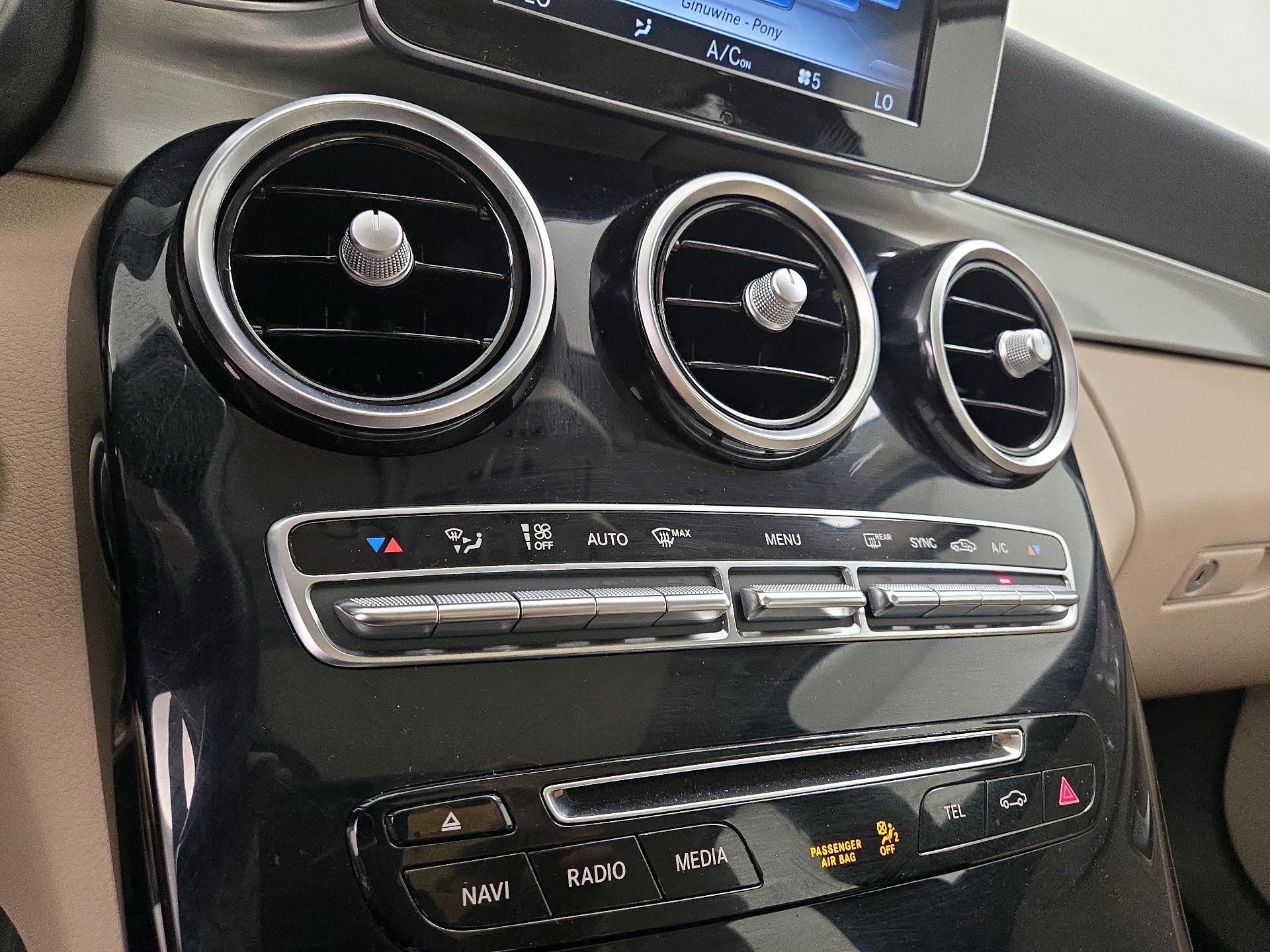 Thumbnail: 2016 Mercedes-Benz C-Class - 16