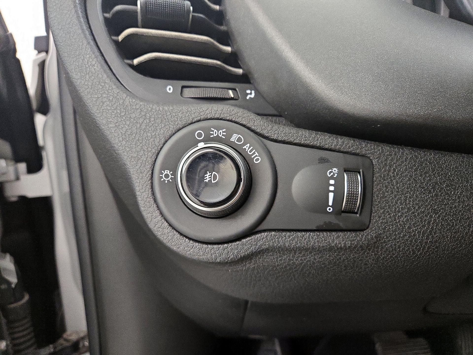 Thumbnail: 2016 Fiat 500X - 13