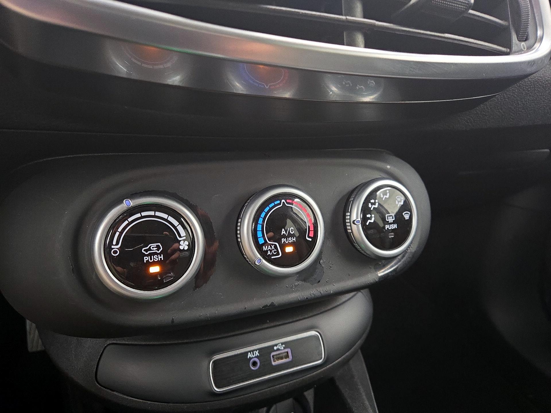 Thumbnail: 2016 Fiat 500X - 17