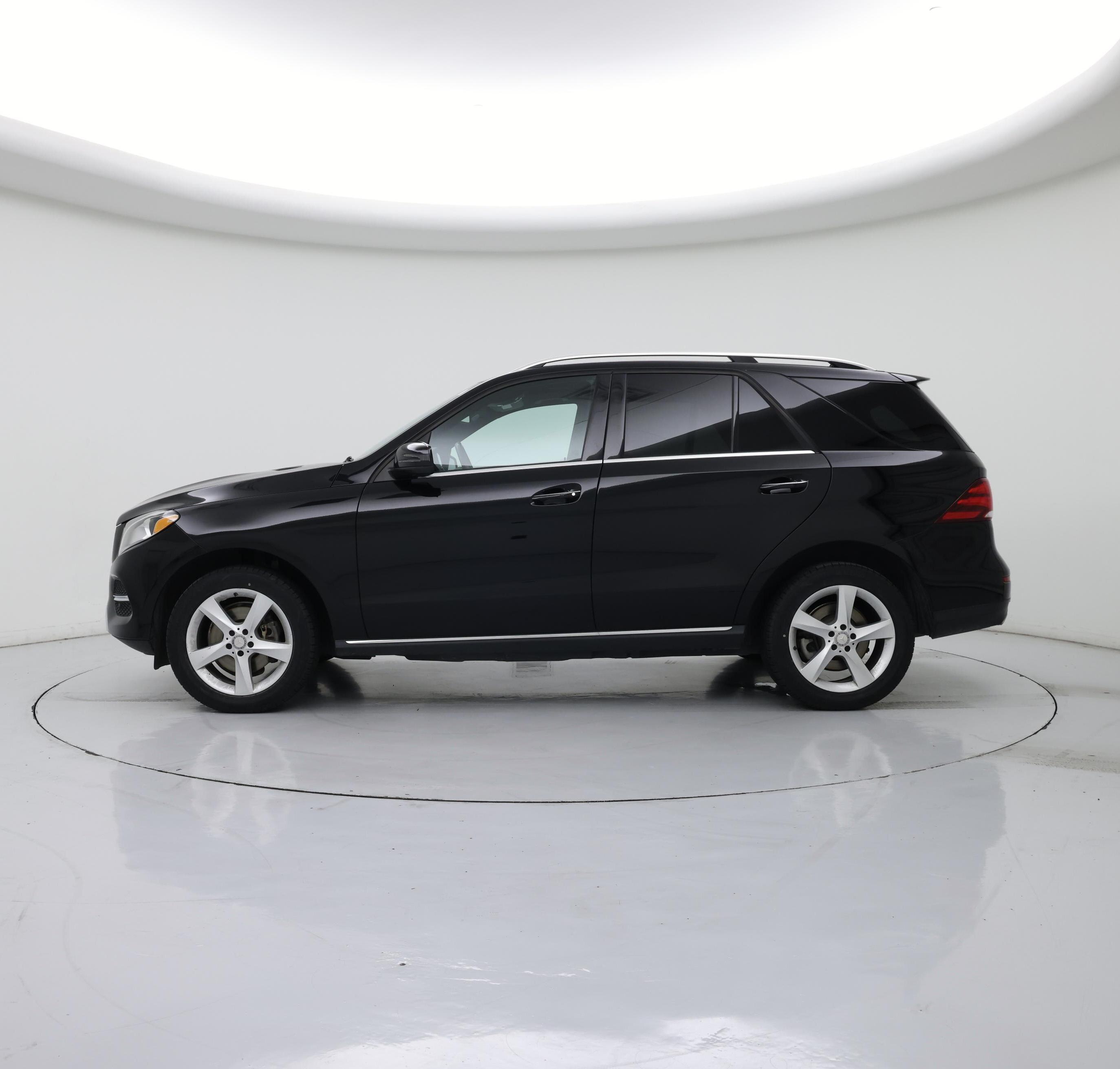 Thumbnail: 2016 Mercedes-Benz GLE - 3