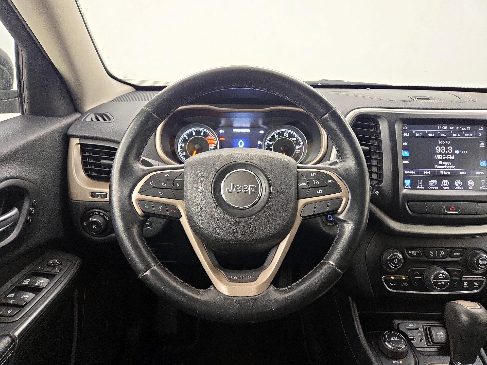 Thumbnail: 2016 Jeep Cherokee - 10