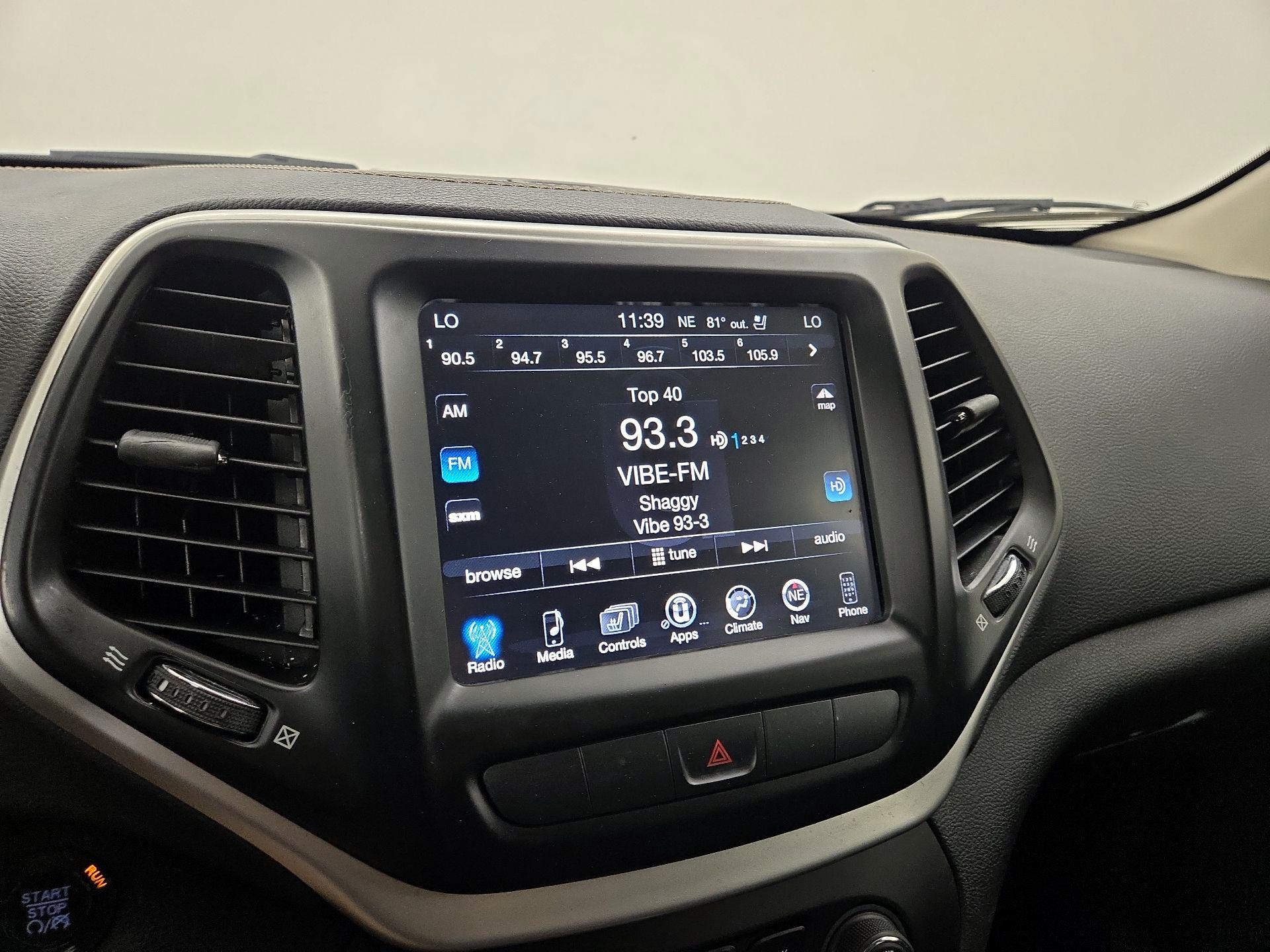 Thumbnail: 2016 Jeep Cherokee - 16
