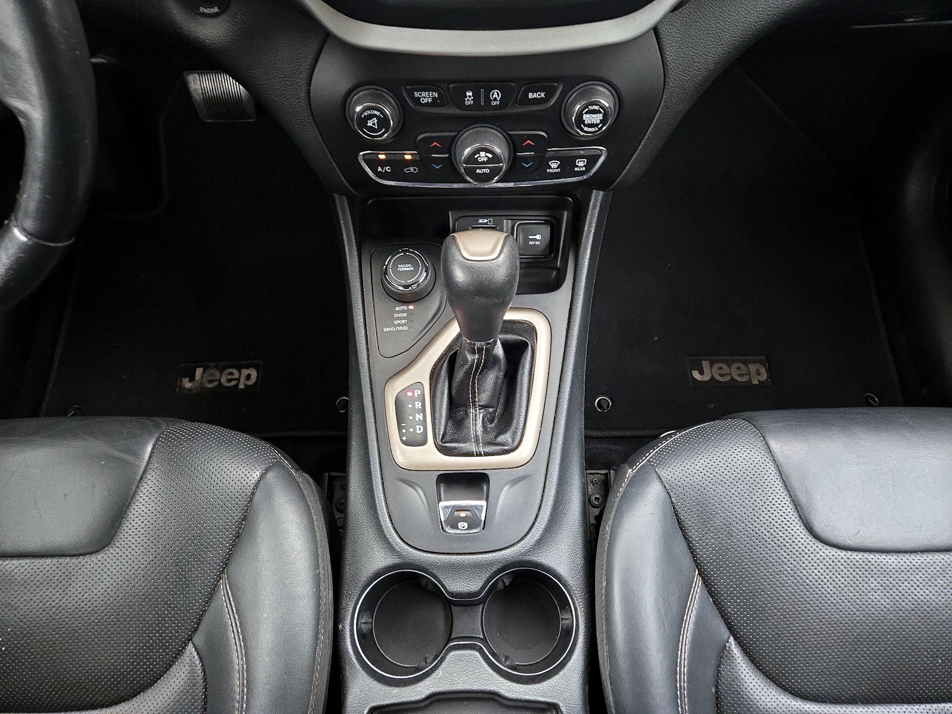 Thumbnail: 2016 Jeep Cherokee - 18