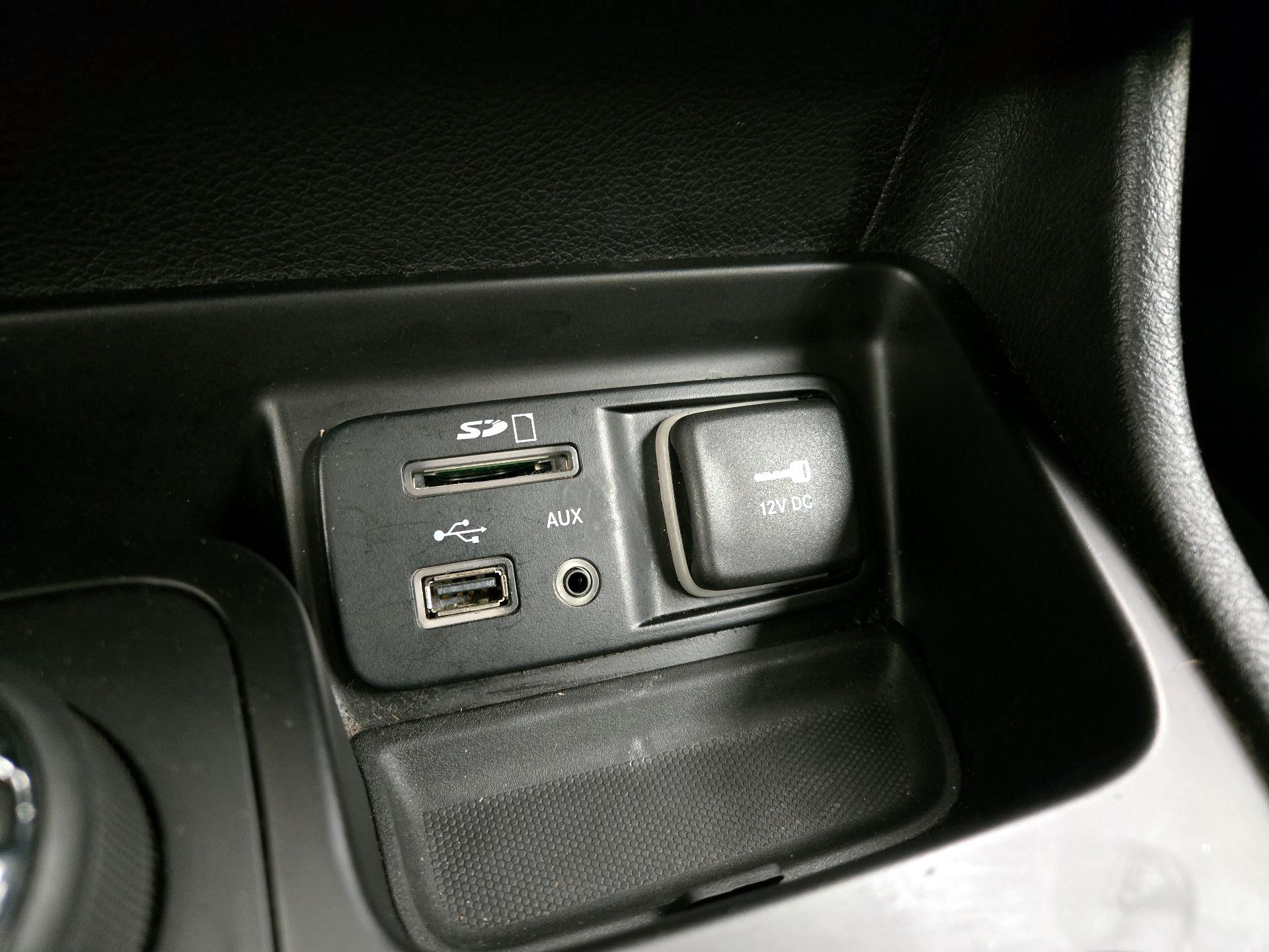 Thumbnail: 2016 Jeep Cherokee - 19