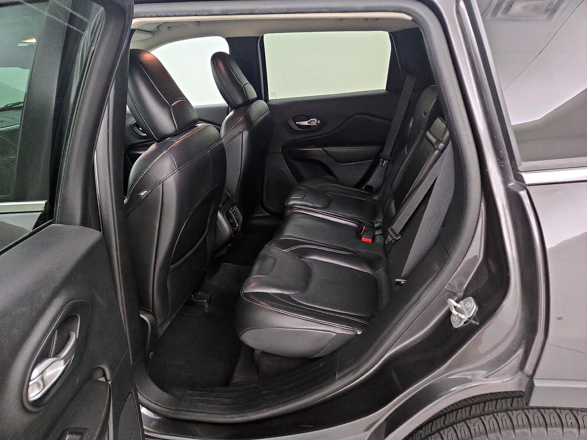 Thumbnail: 2016 Jeep Cherokee - 20