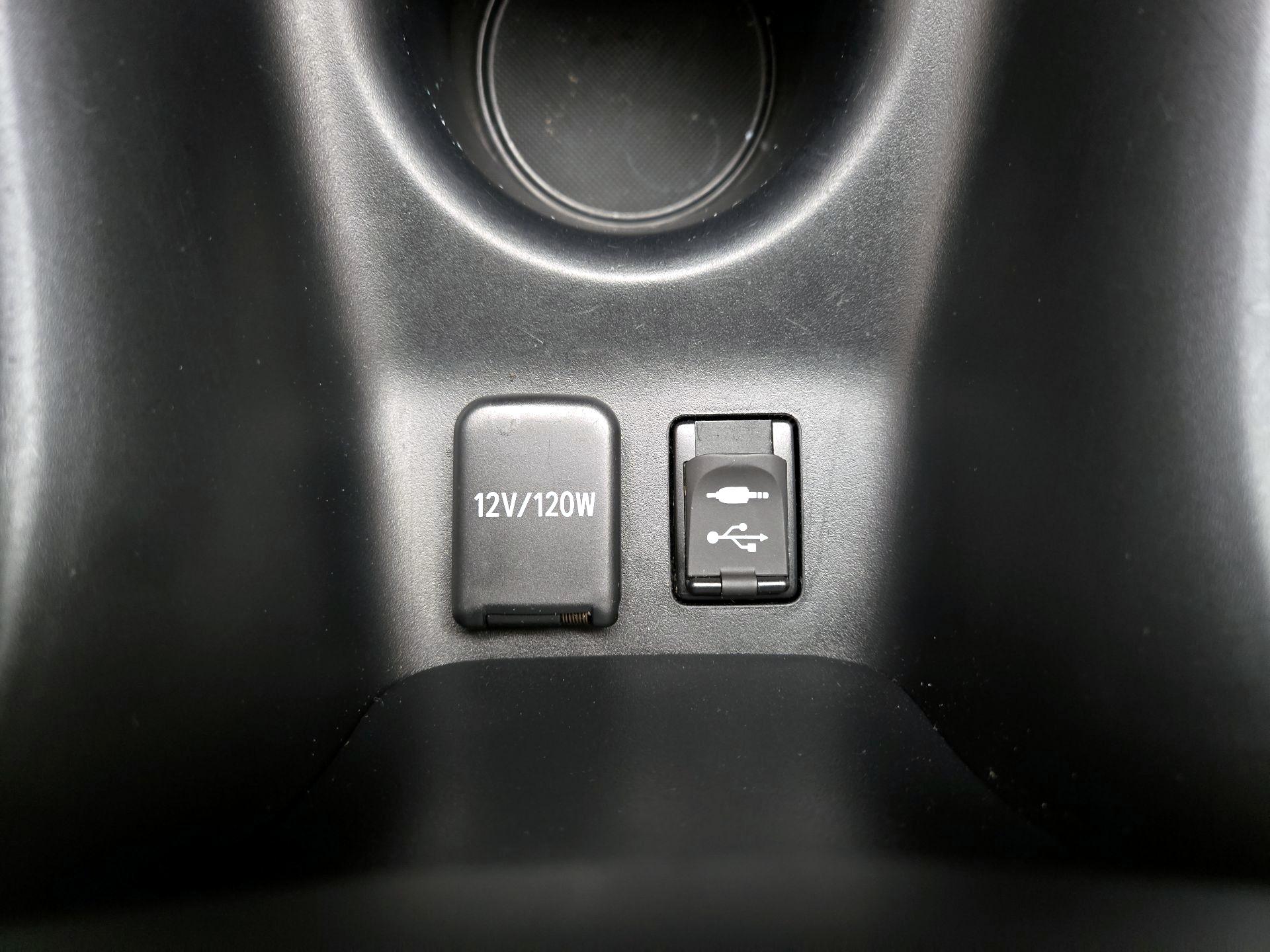 Thumbnail: 2016 Toyota Prius - 18