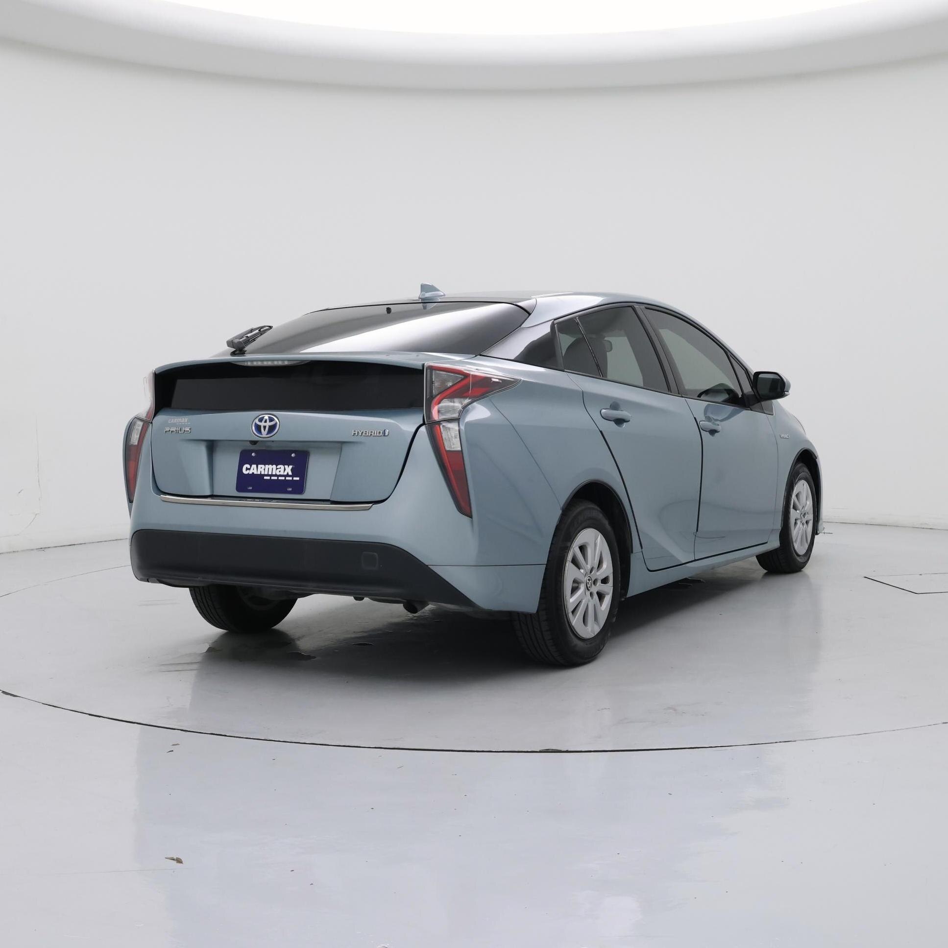 Thumbnail: 2016 Toyota Prius - 8