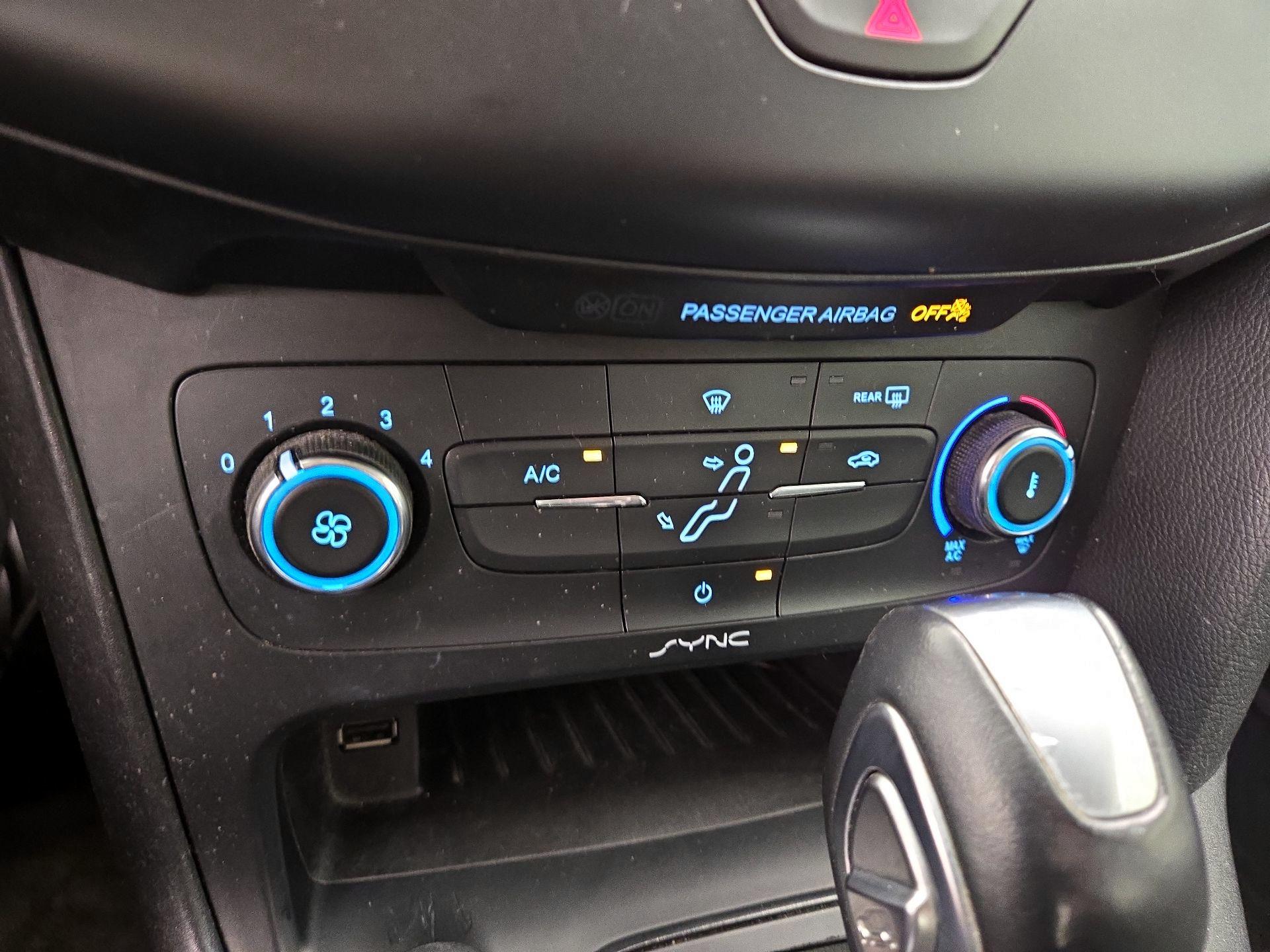 Thumbnail: 2015 Ford Focus - 15