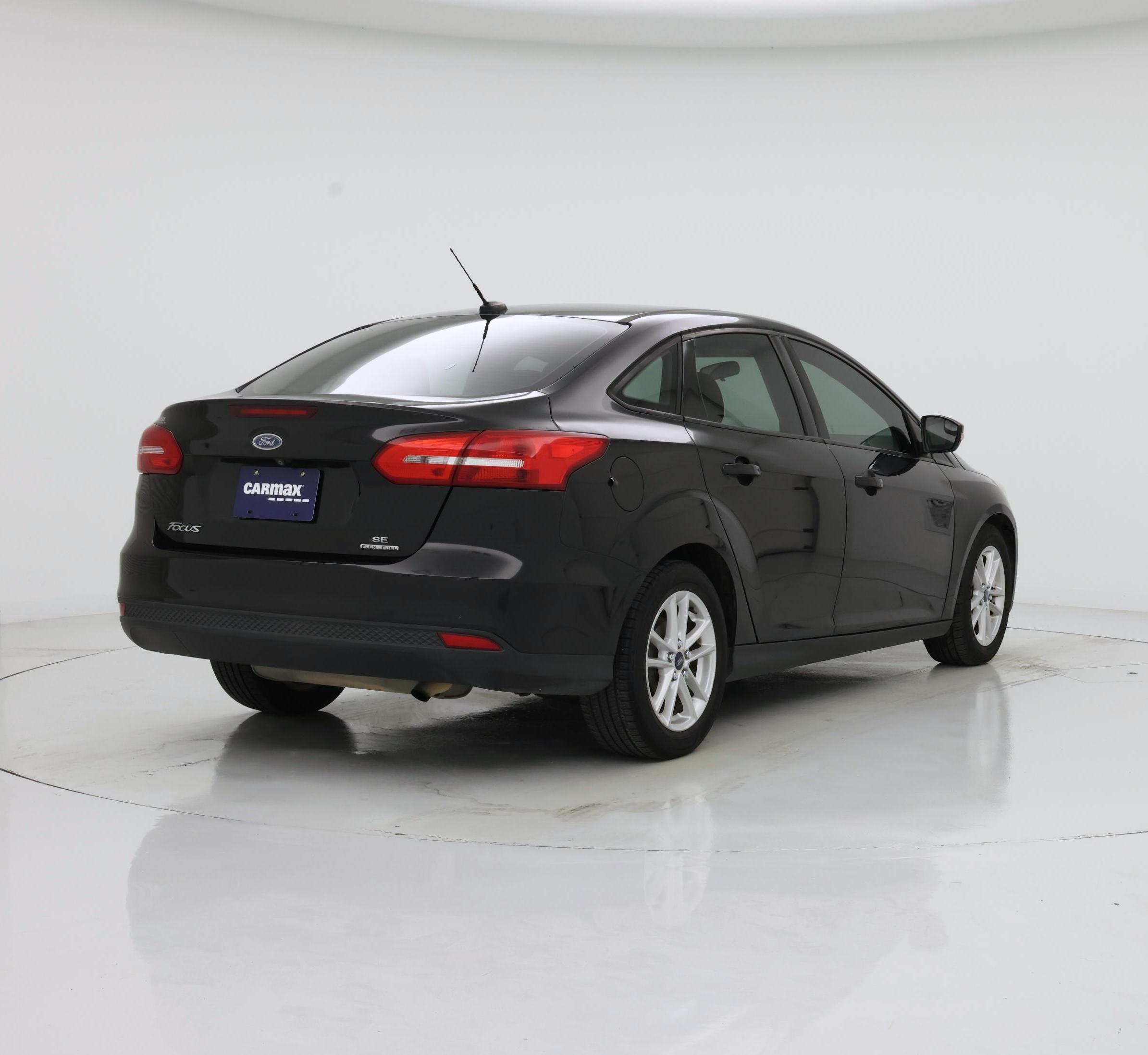 Thumbnail: 2015 Ford Focus - 8