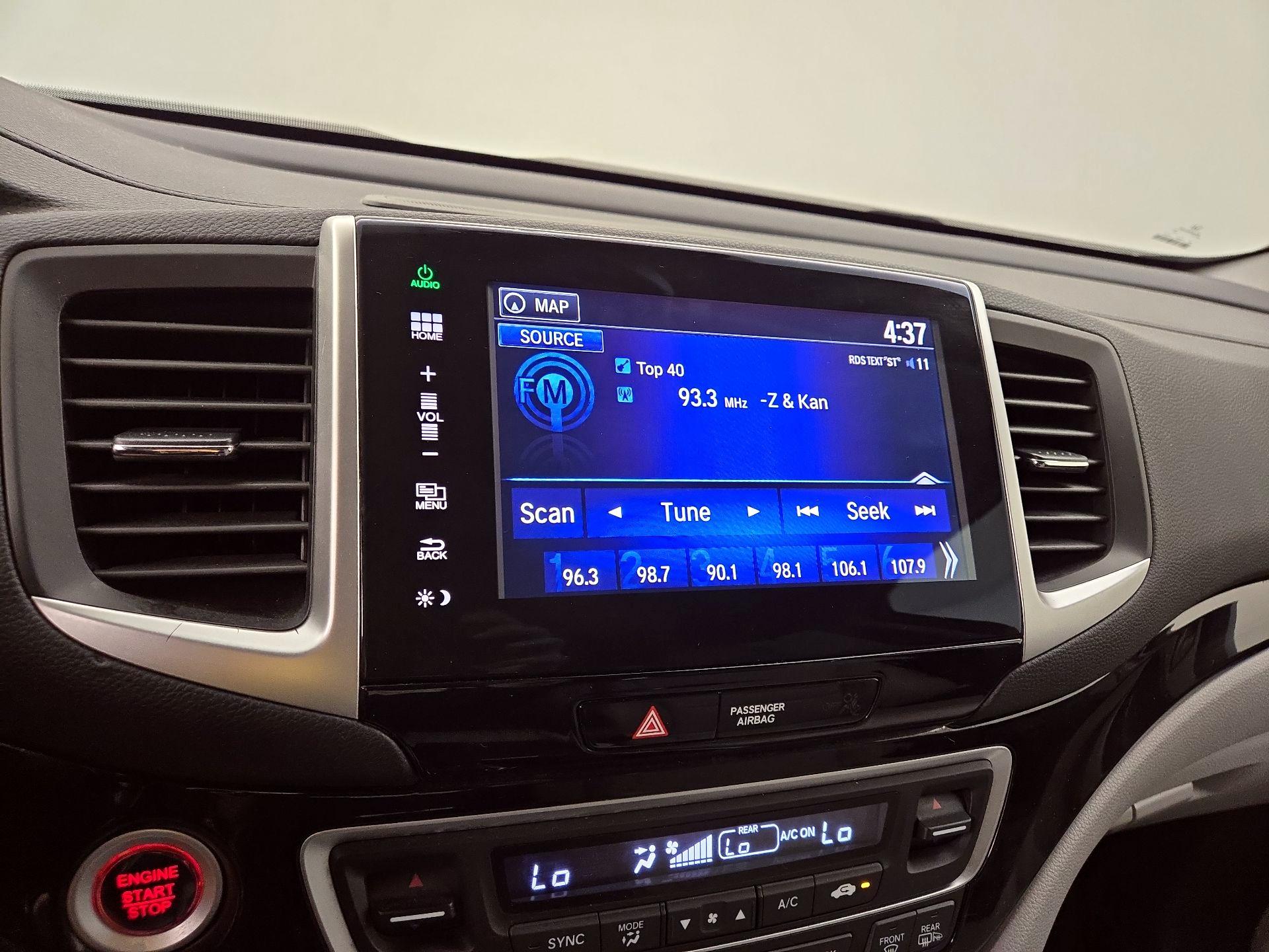 Thumbnail: 2016 Honda Pilot - 15