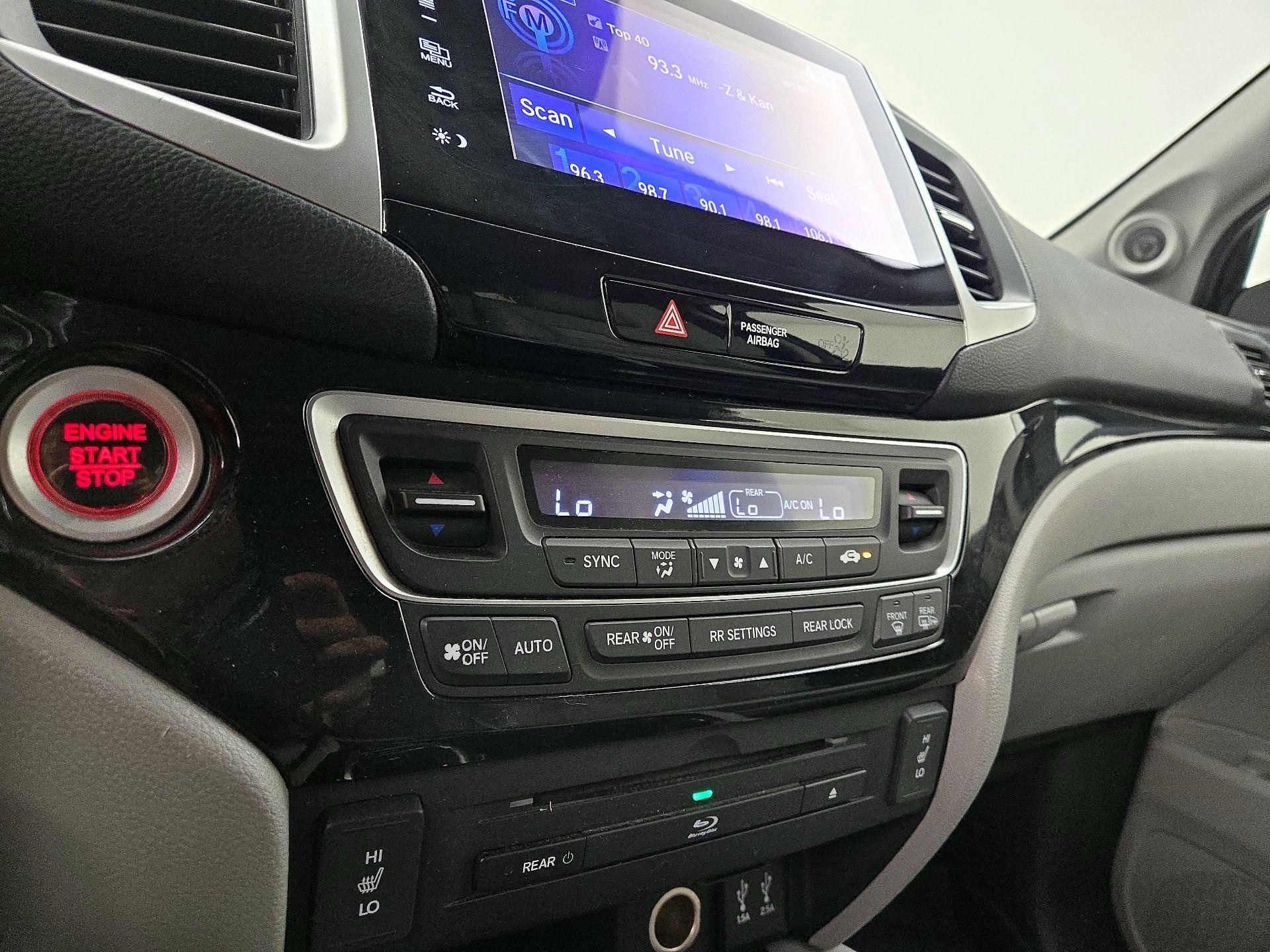 Thumbnail: 2016 Honda Pilot - 16