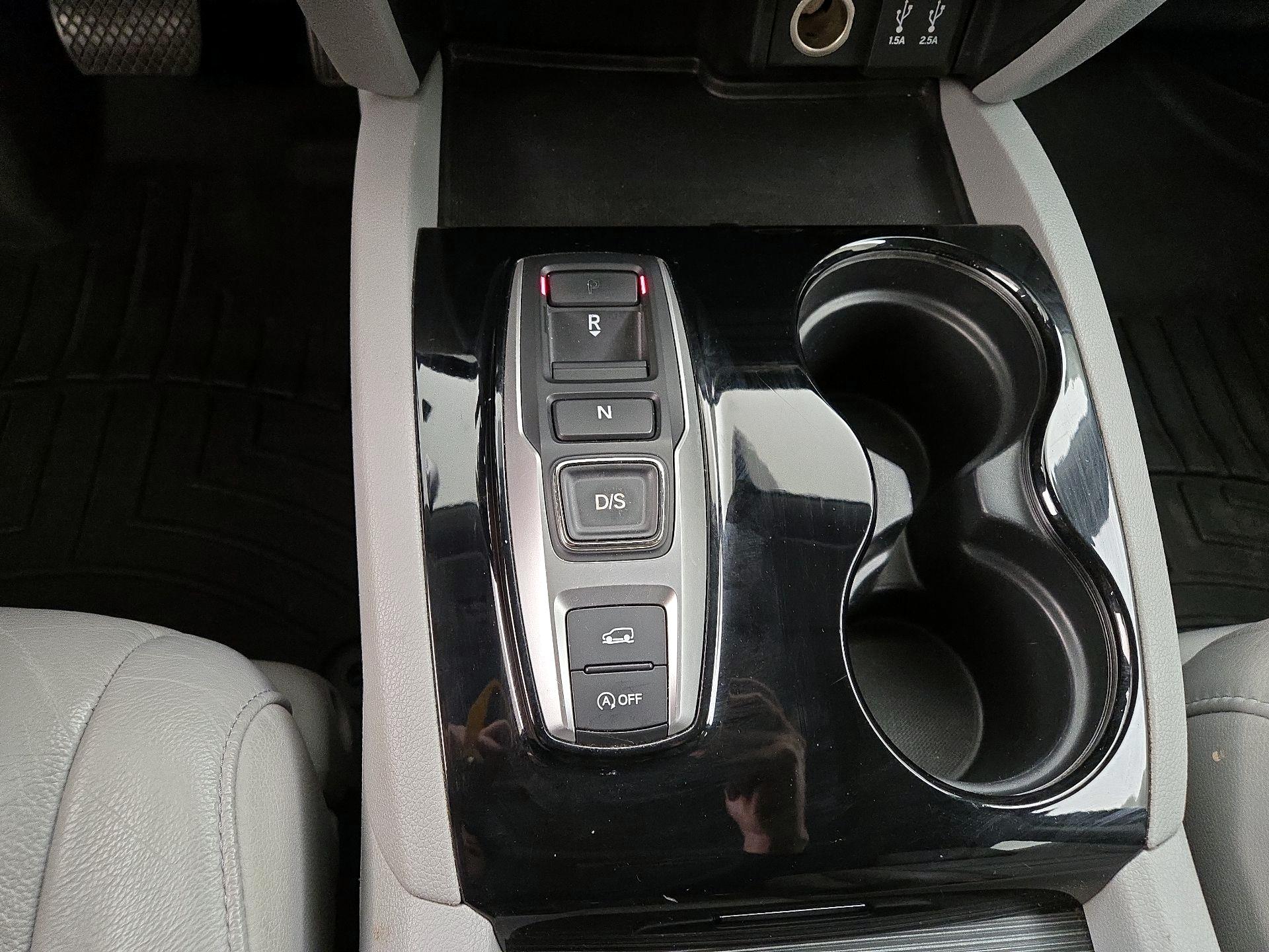 Thumbnail: 2016 Honda Pilot - 17