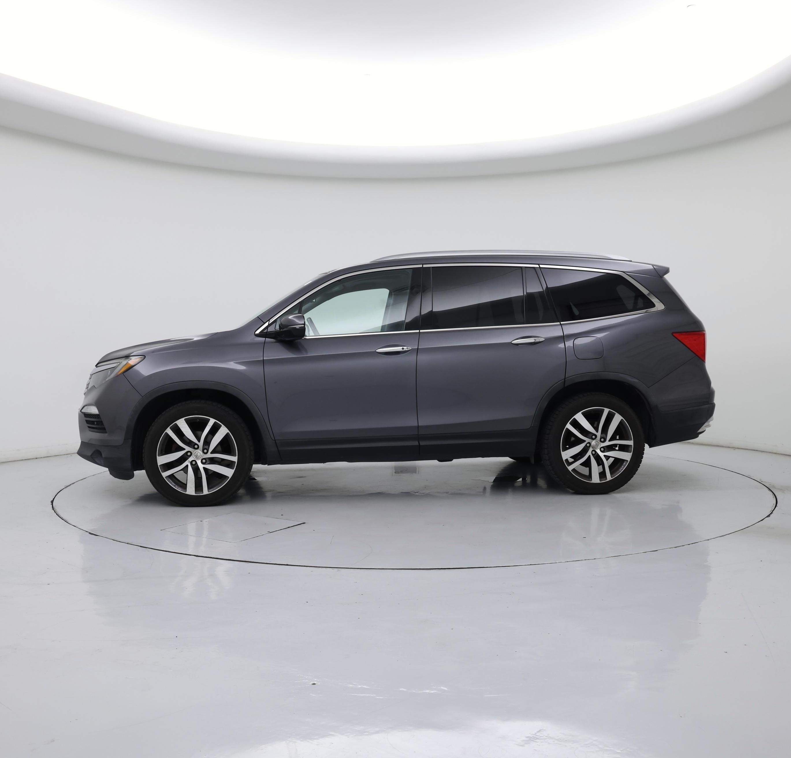 Thumbnail: 2016 Honda Pilot - 3
