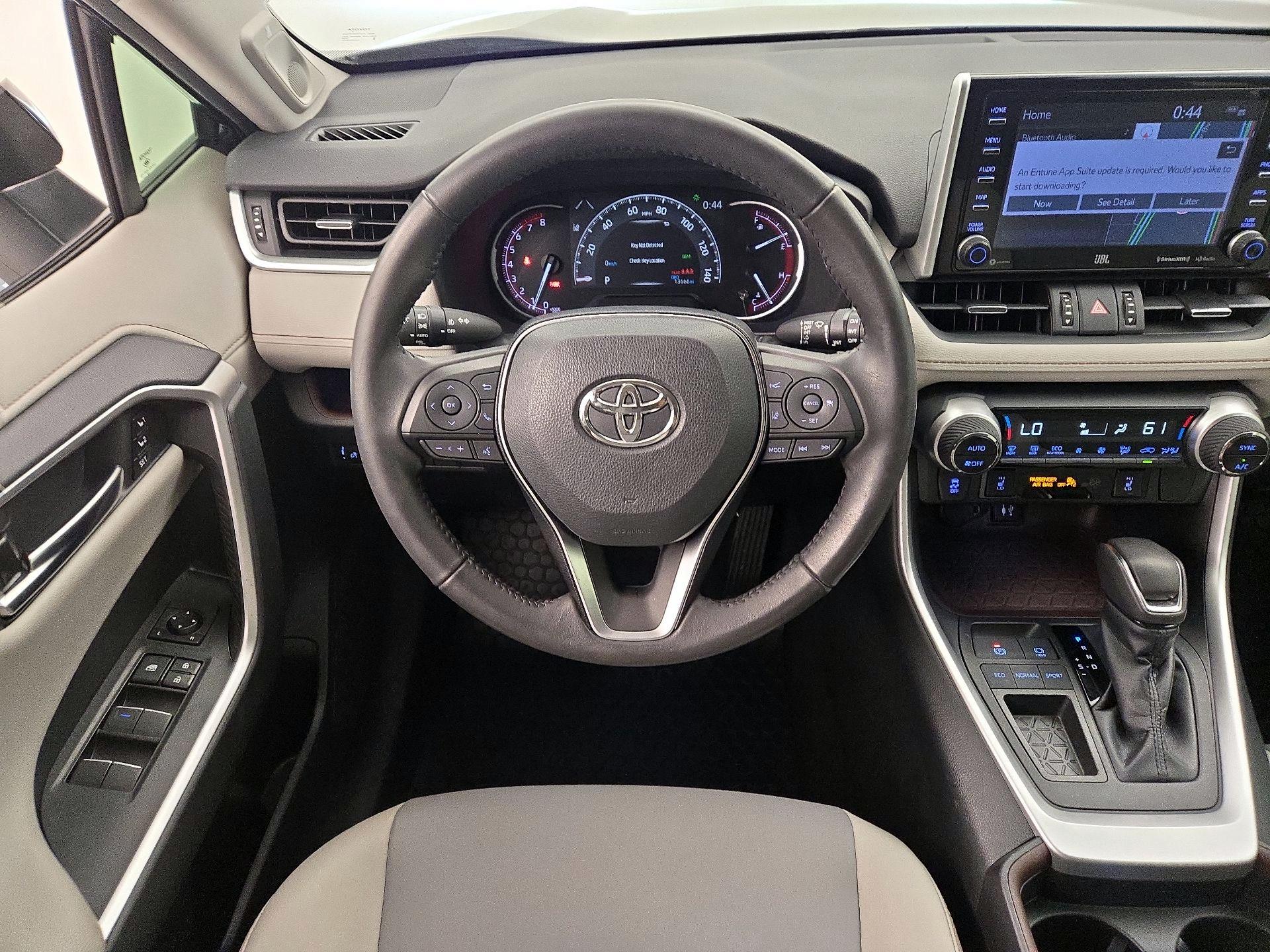 Thumbnail: 2019 Toyota RAV4 - 10