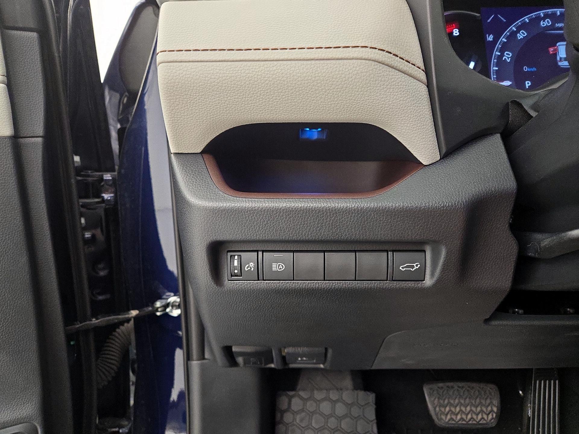 Thumbnail: 2019 Toyota RAV4 - 13
