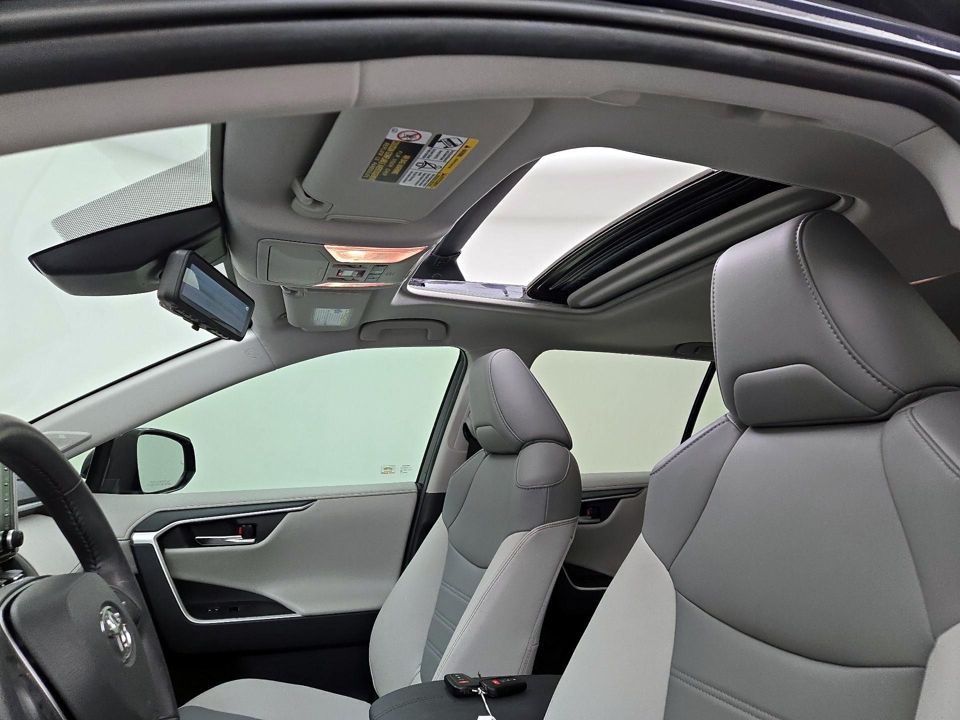 Thumbnail: 2019 Toyota RAV4 - 19