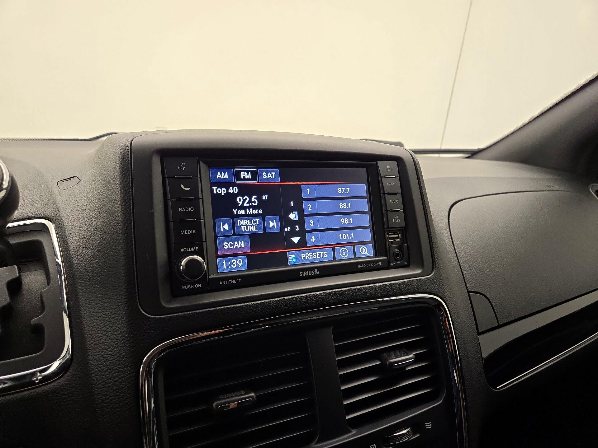 Thumbnail: 2020 Dodge Grand Caravan - 15