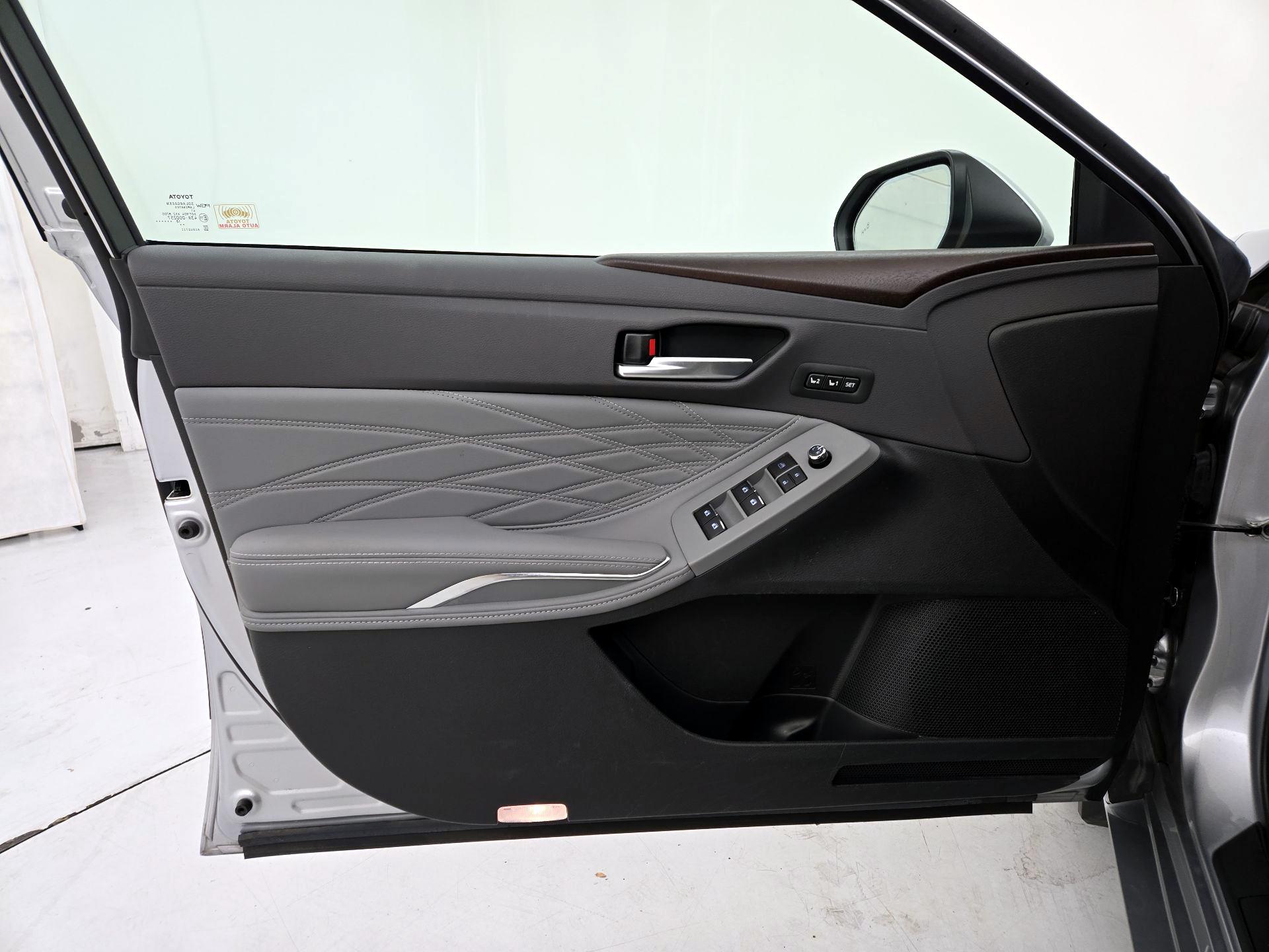 Thumbnail: 2019 Toyota Avalon - 12