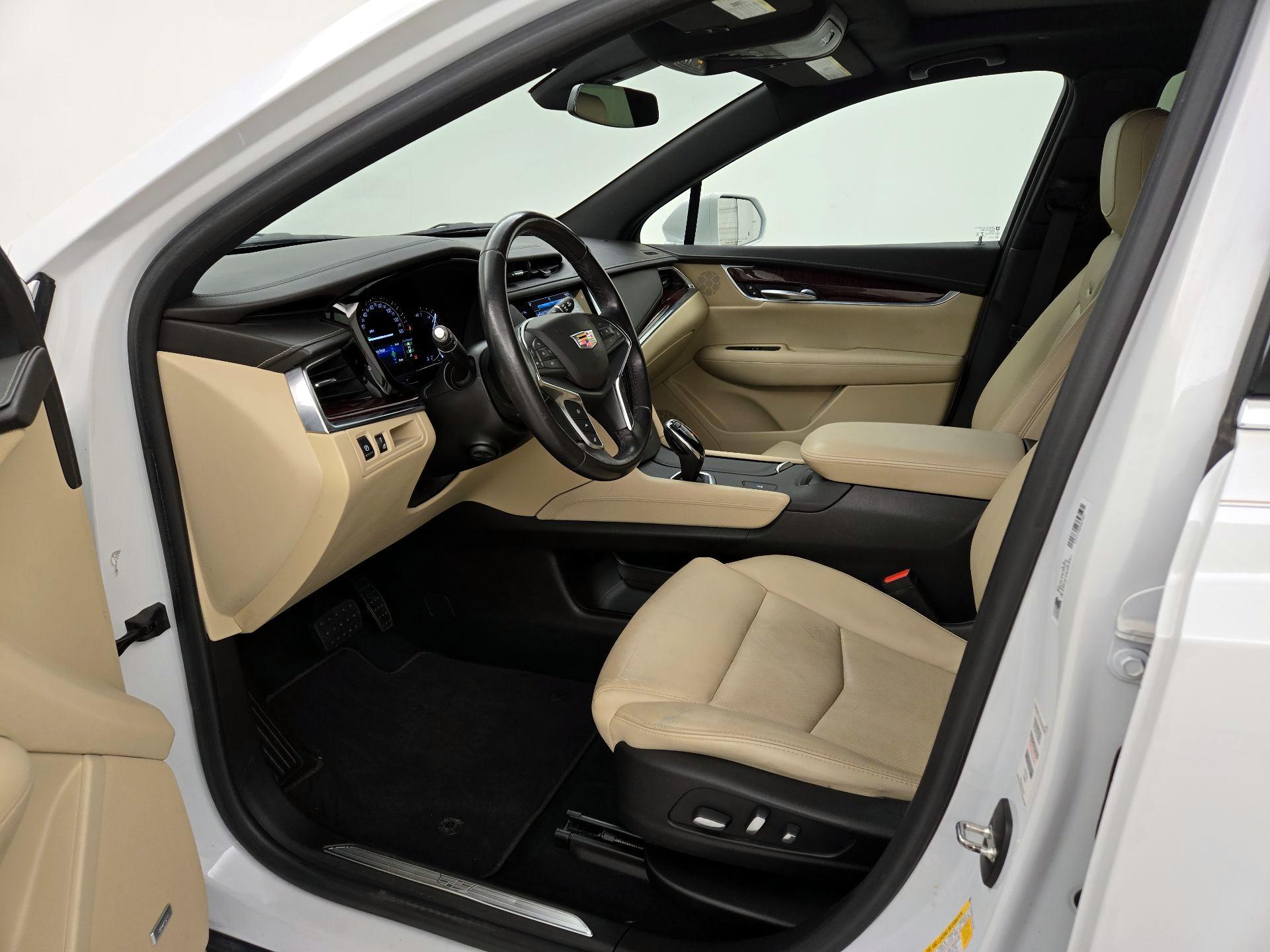 Thumbnail: 2018 Cadillac XT5 - 11