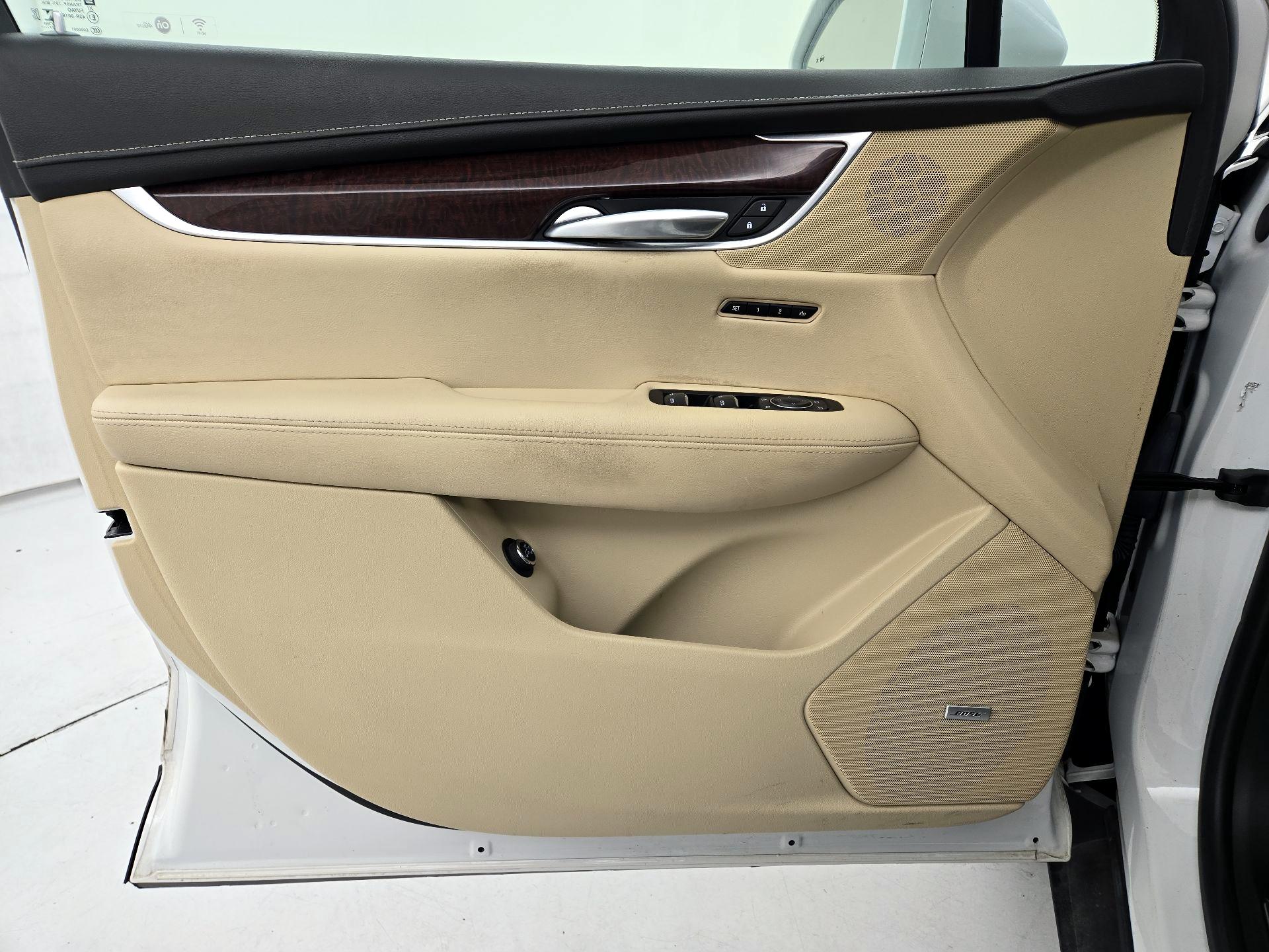 Thumbnail: 2018 Cadillac XT5 - 12
