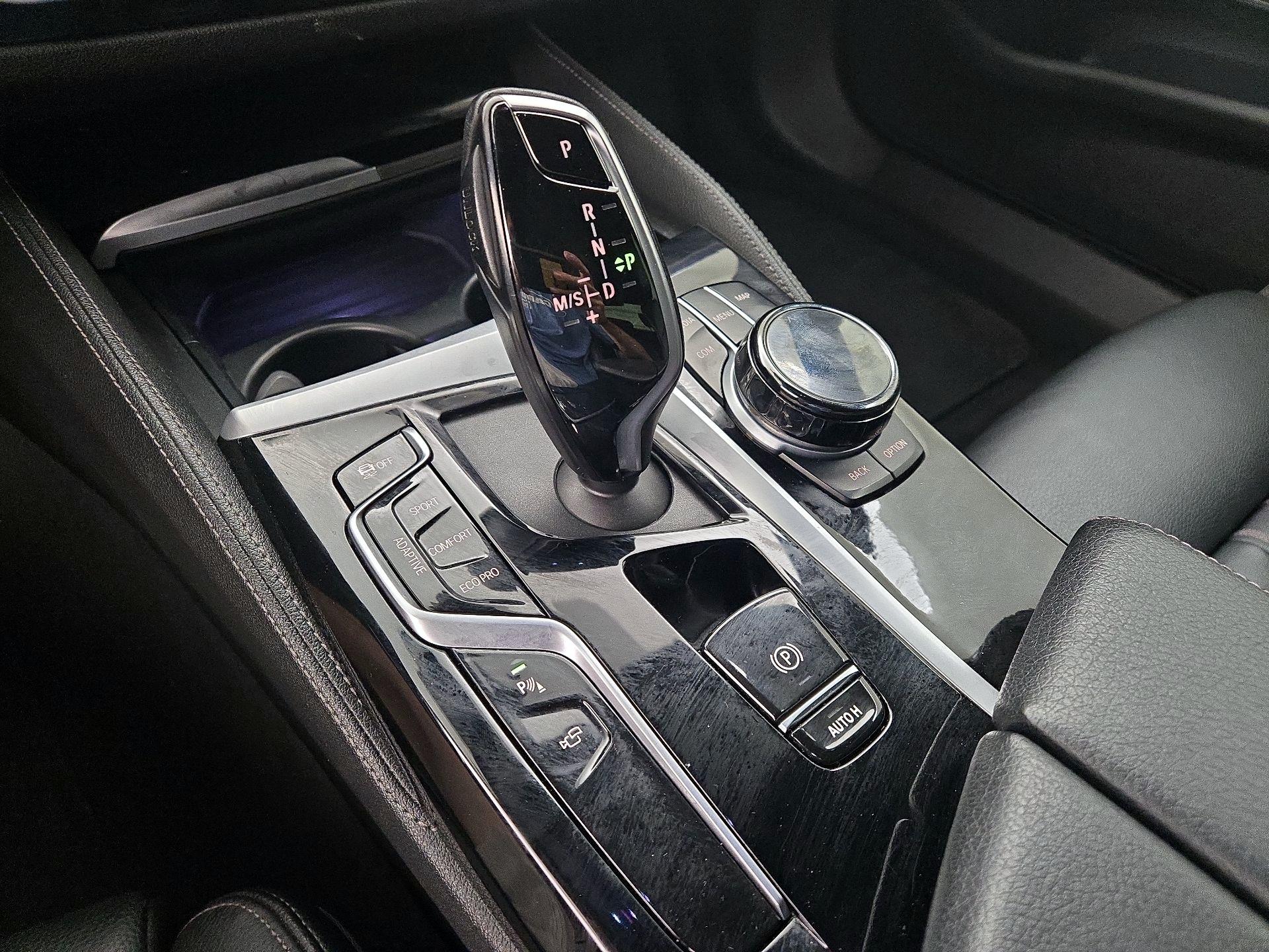 Thumbnail: 2022 BMW 5 Series - 18
