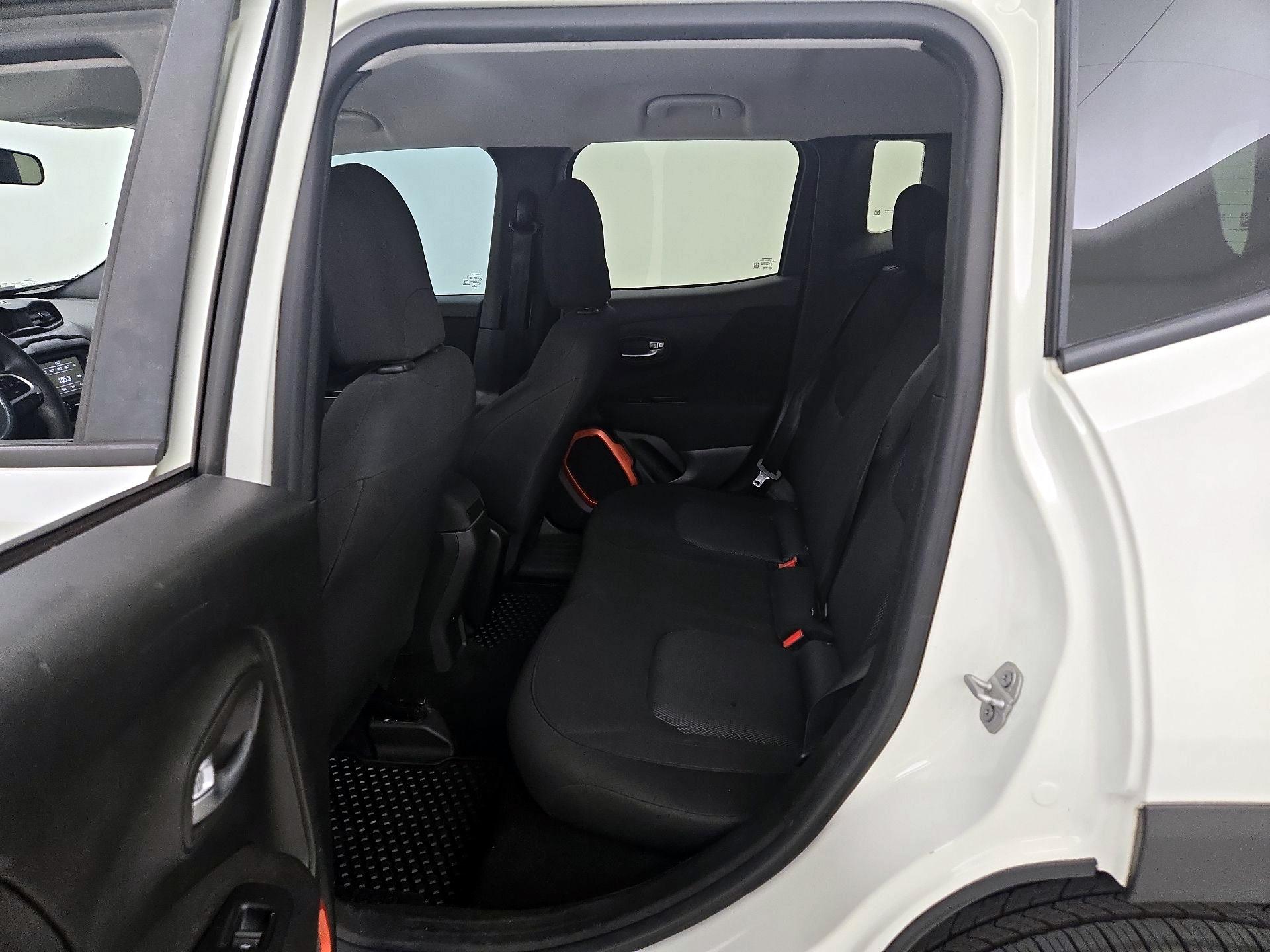 Thumbnail: 2018 Jeep Renegade - 19