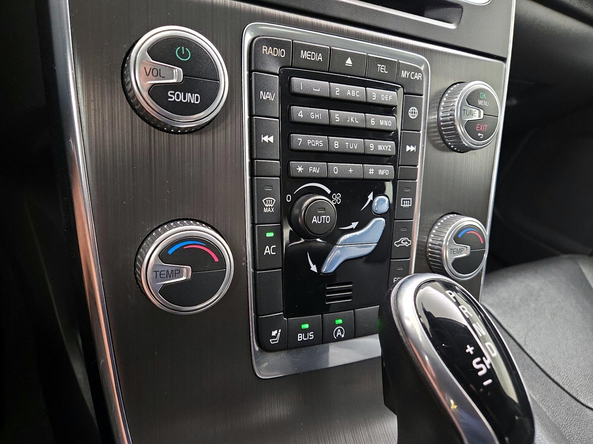 Thumbnail: 2016 Volvo S60 - 15